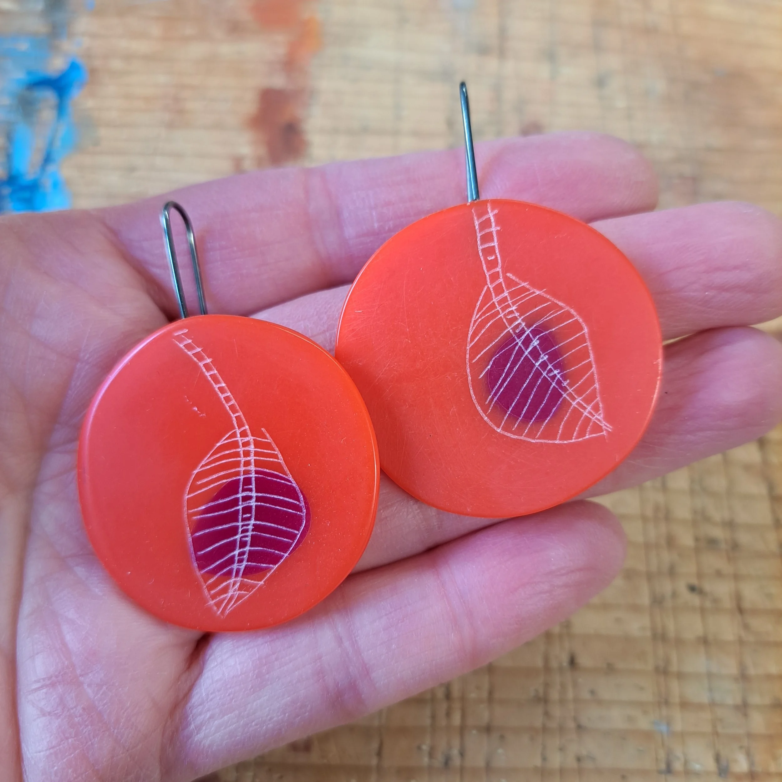 red extra large round drops