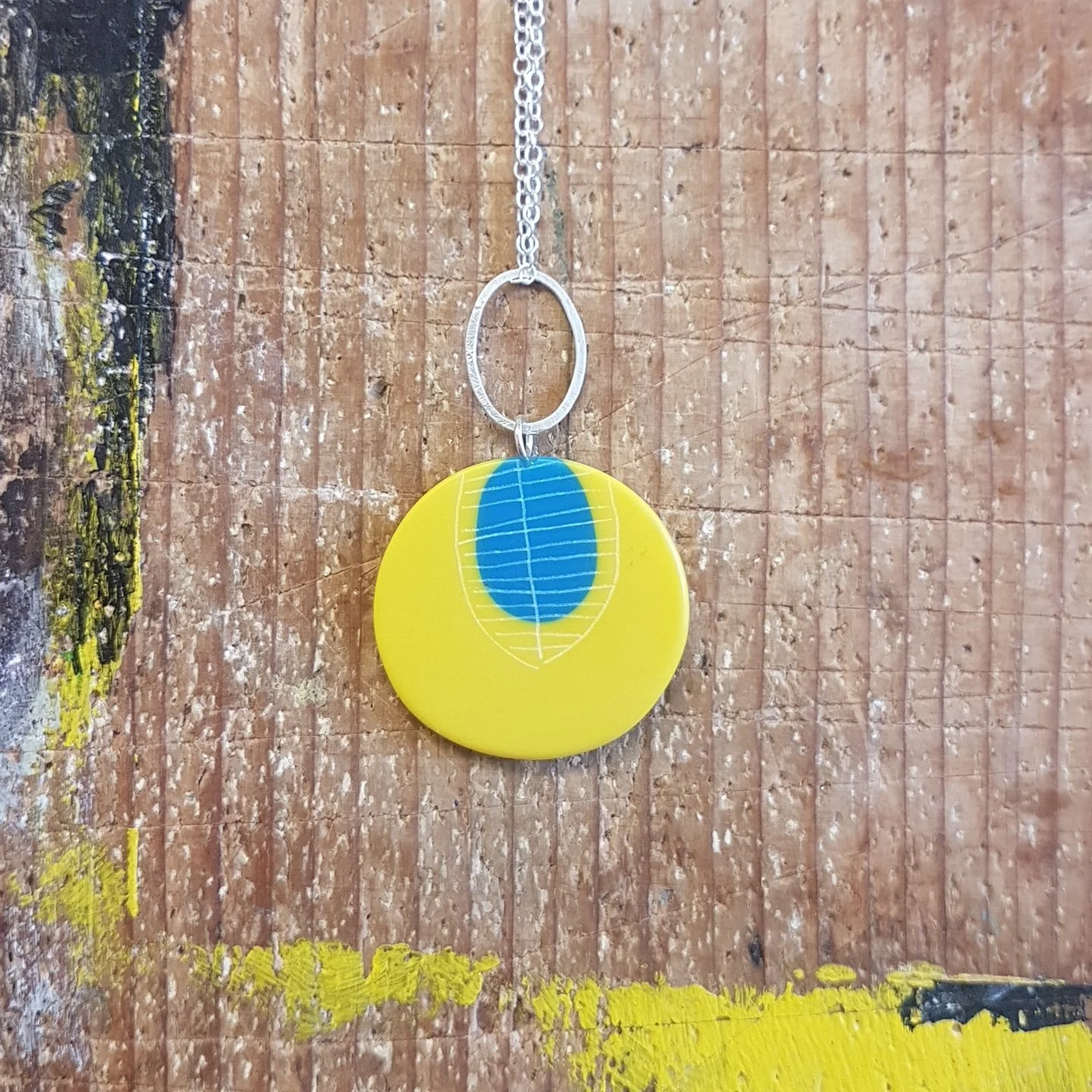 necklace round x large yellow blue.jpg