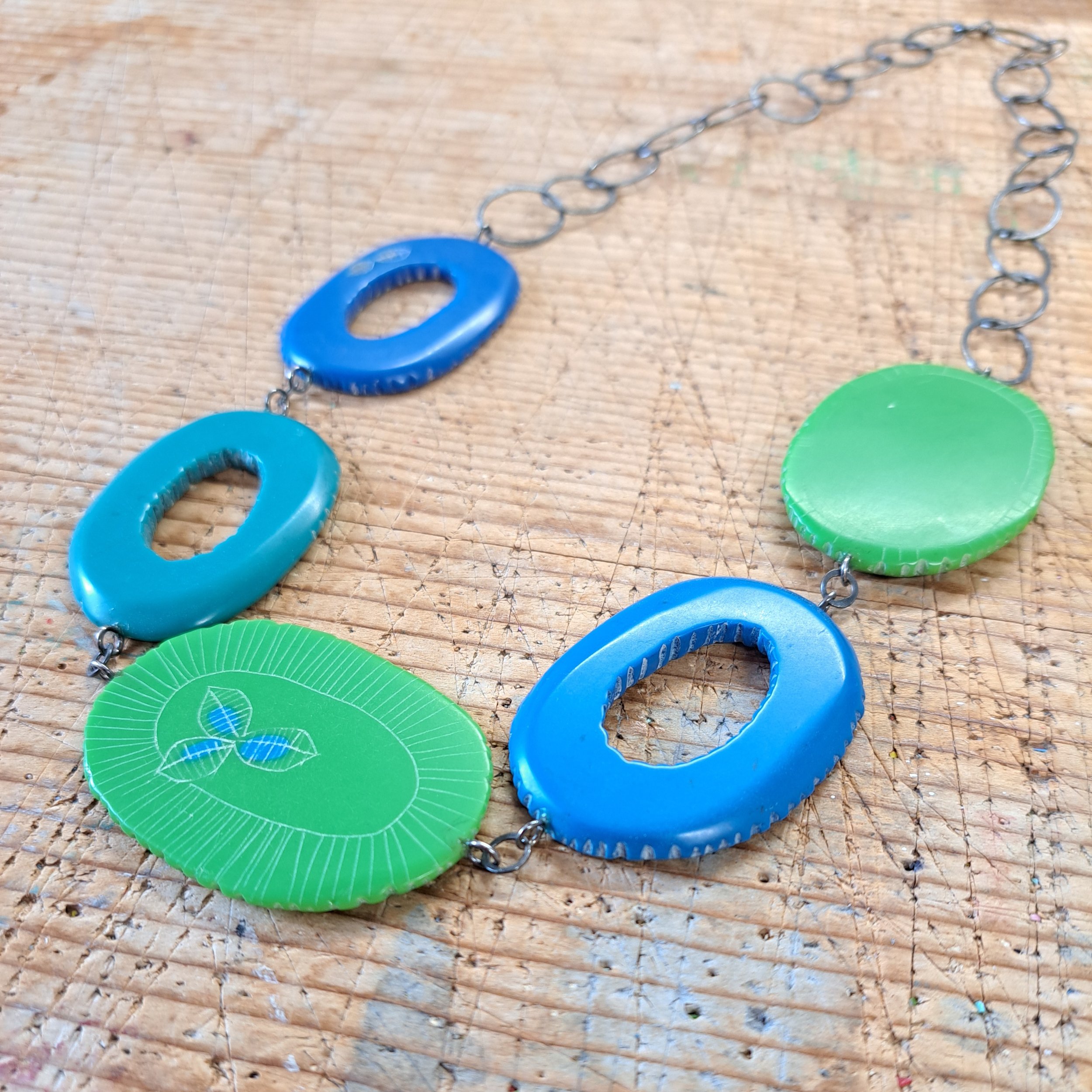 green and blue oval bloom necklace