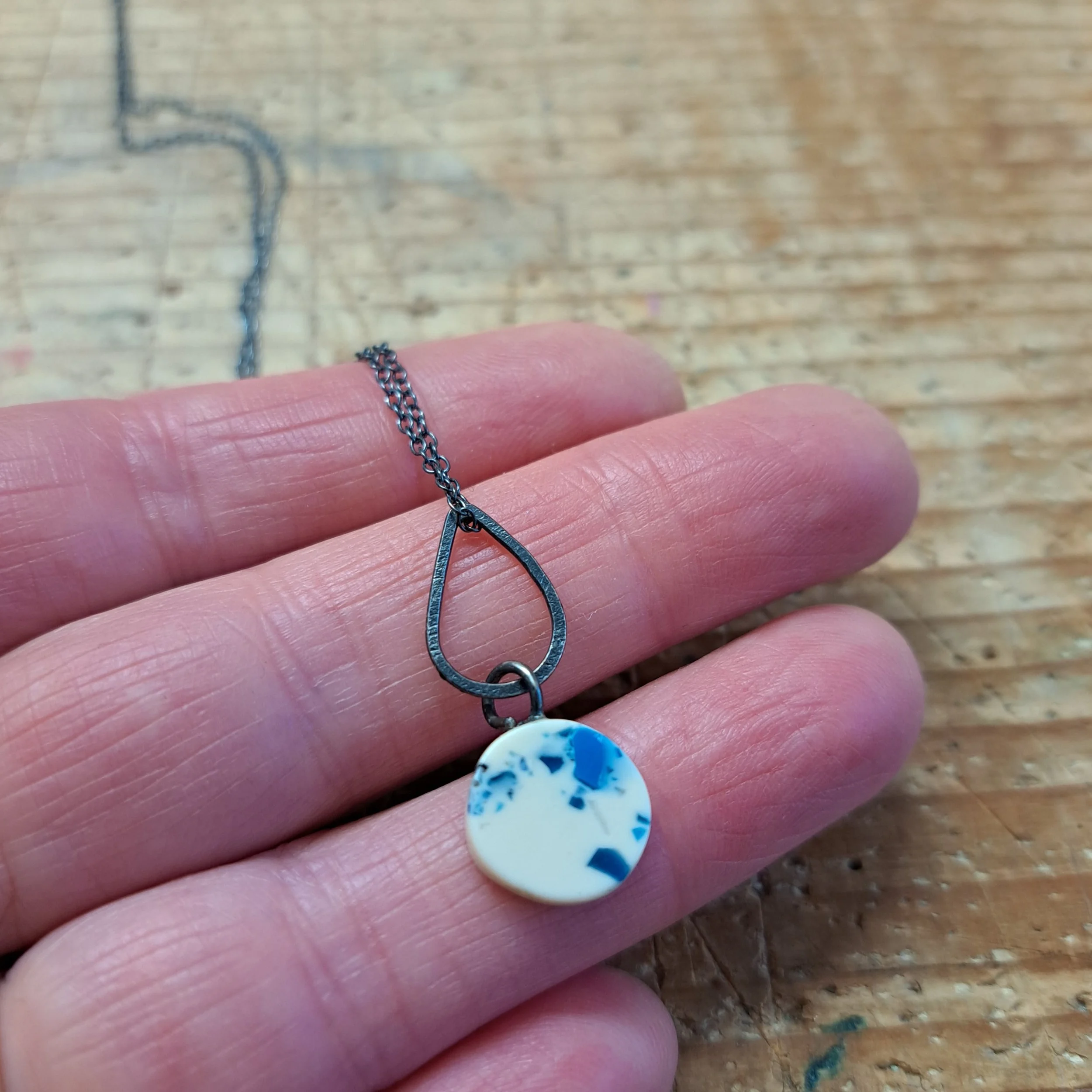 mini round pendant with petal link