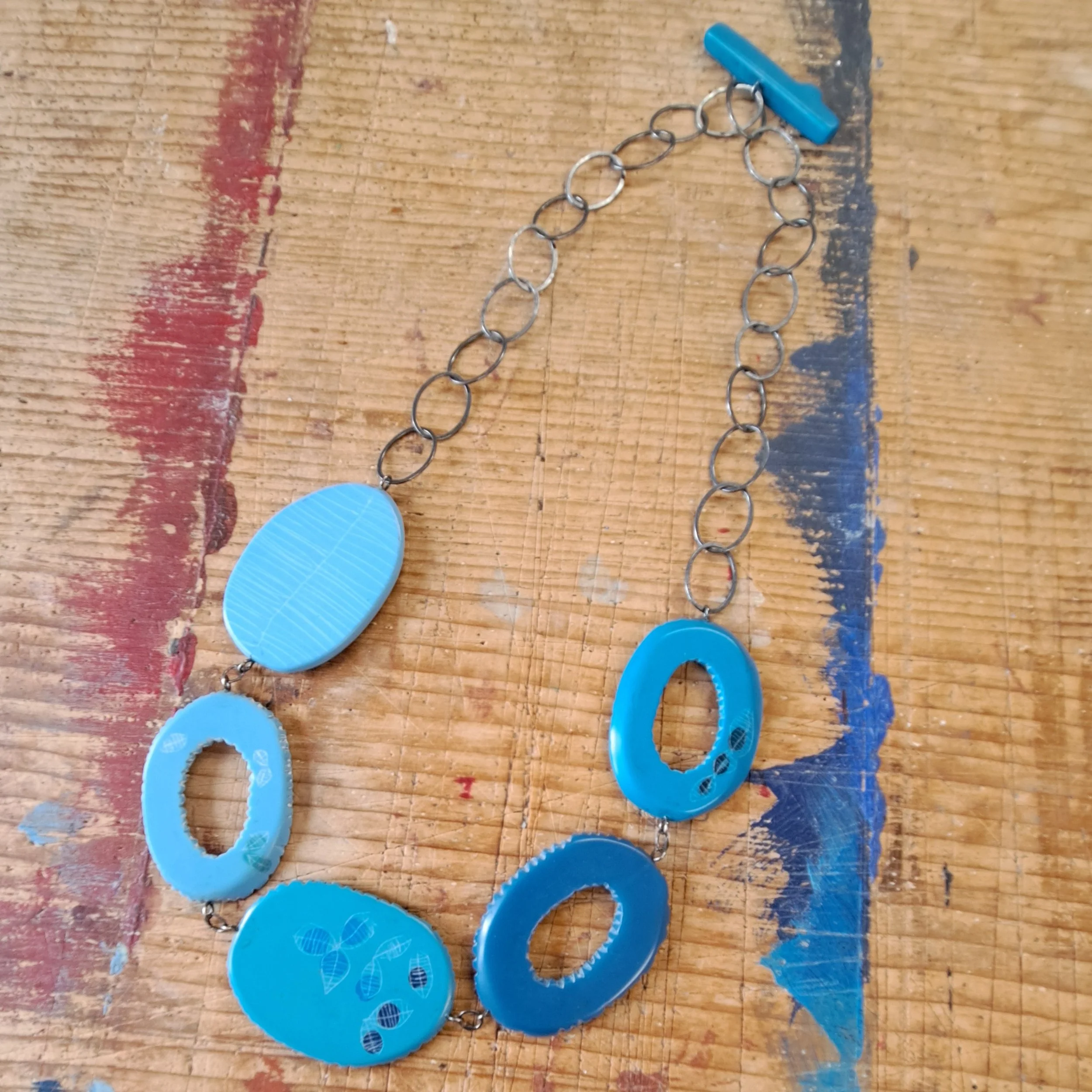 necklace mismatch oval bloom blue3.jpg