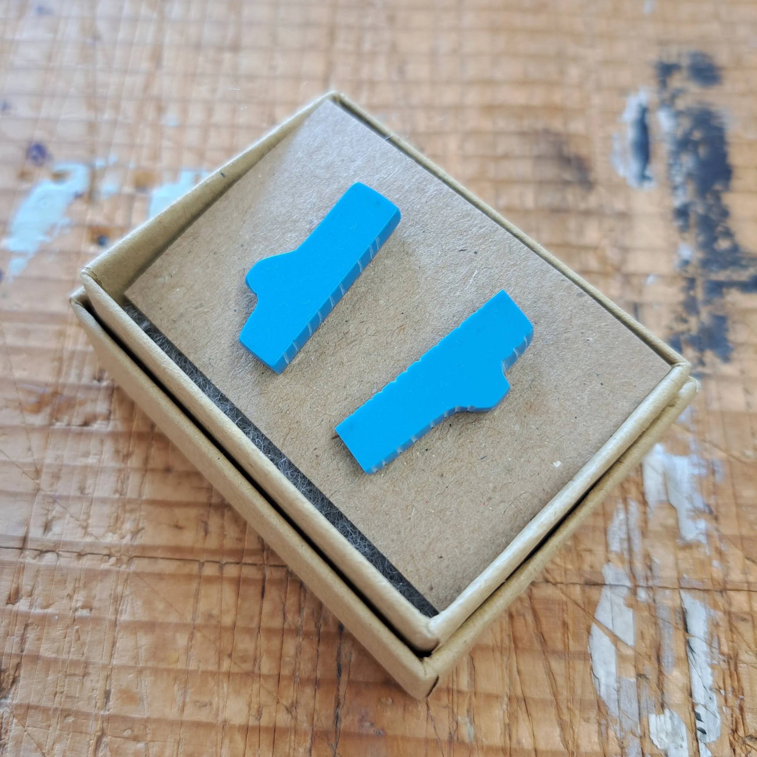 little twig studs in light blue