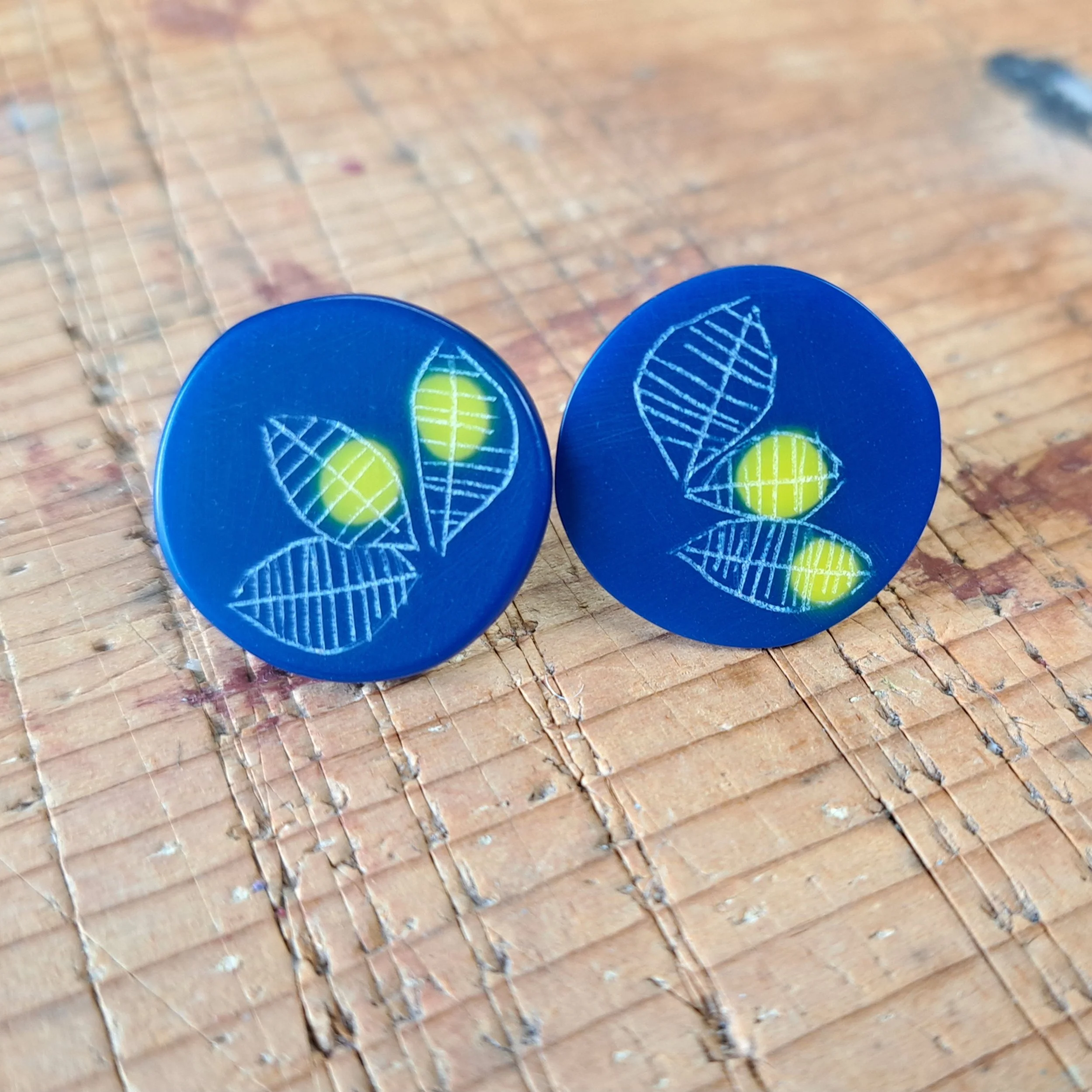 earrings round studs deep blue yellow.jpg
