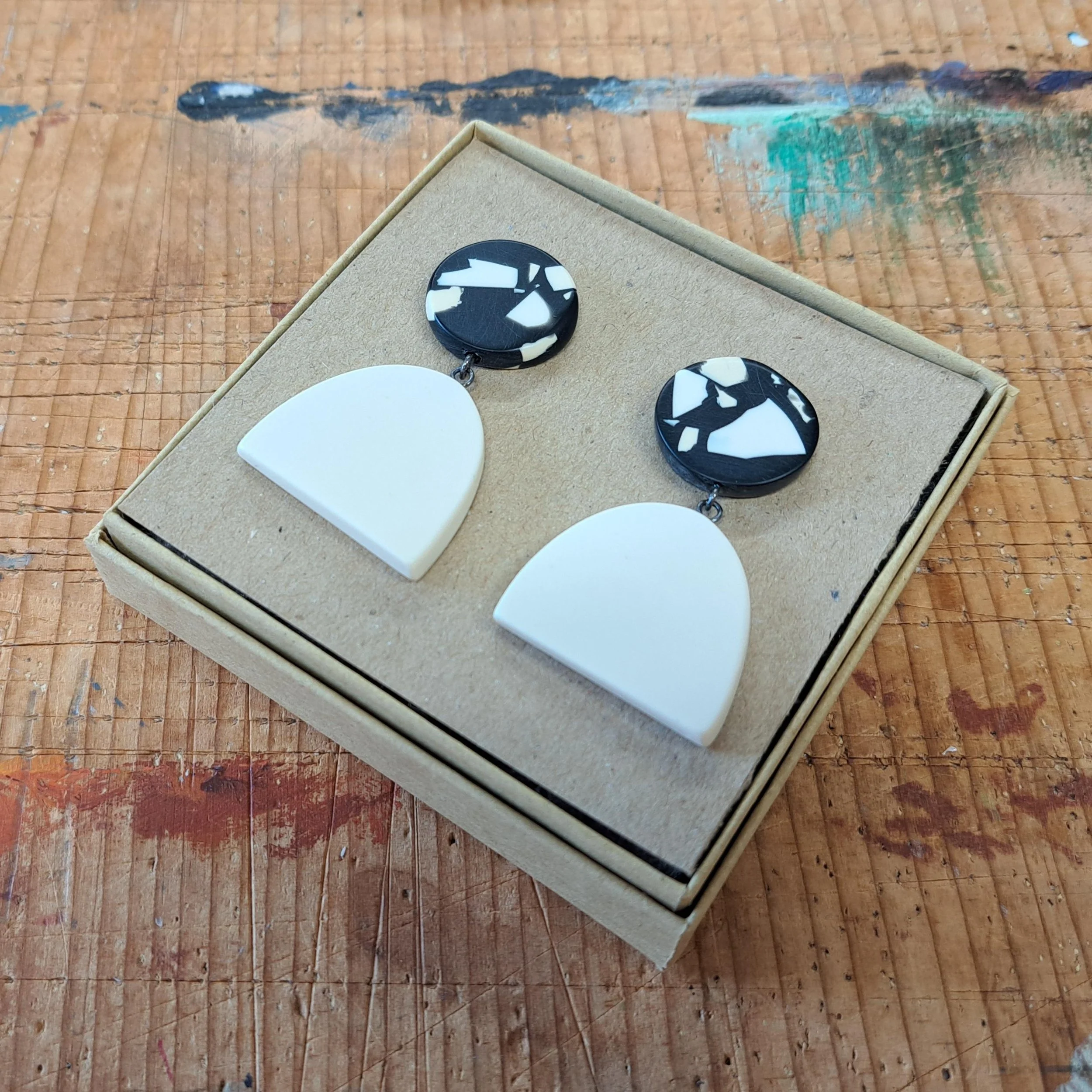 earrings double drop demi cream black box1.jpg