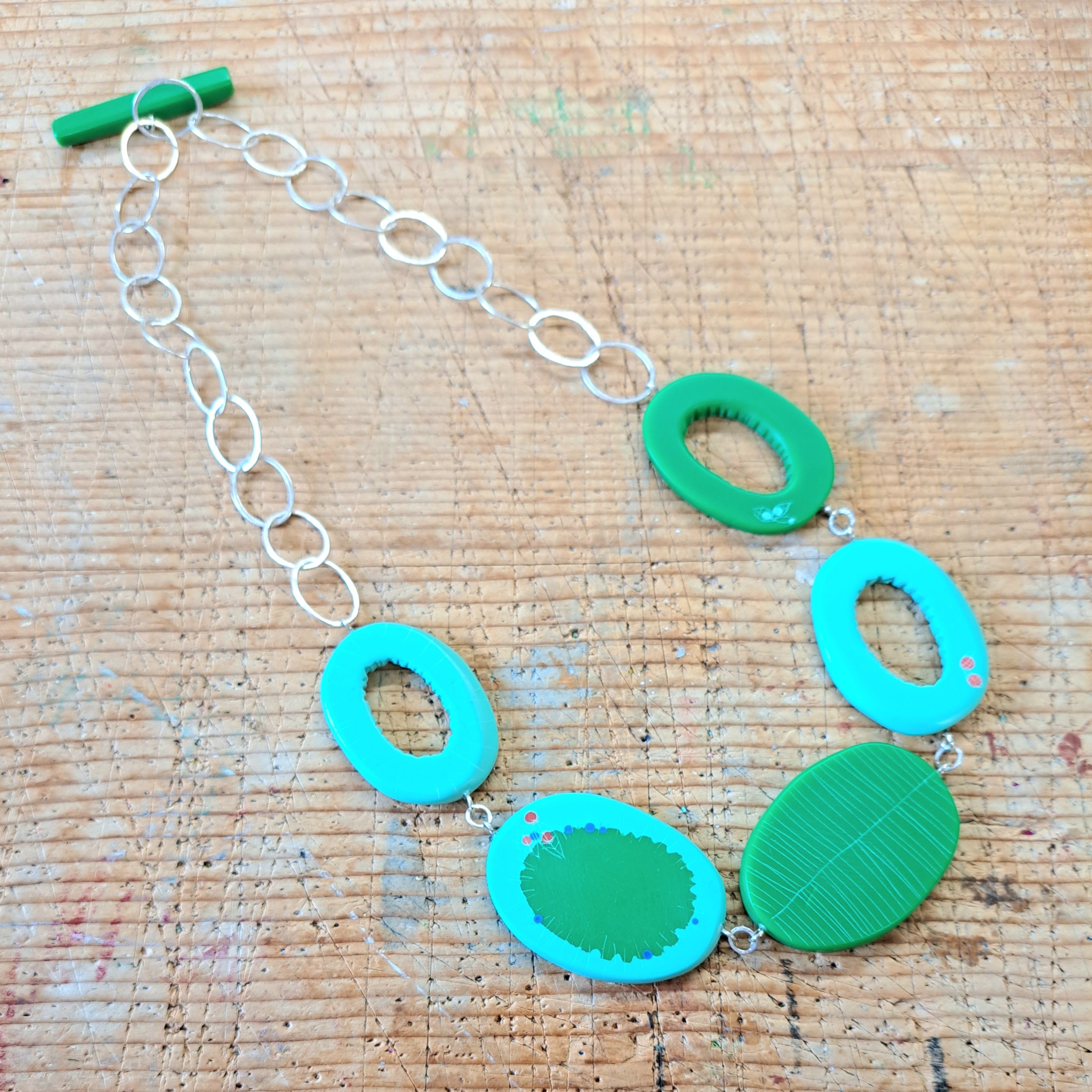 green and aqua oval bloom necklace