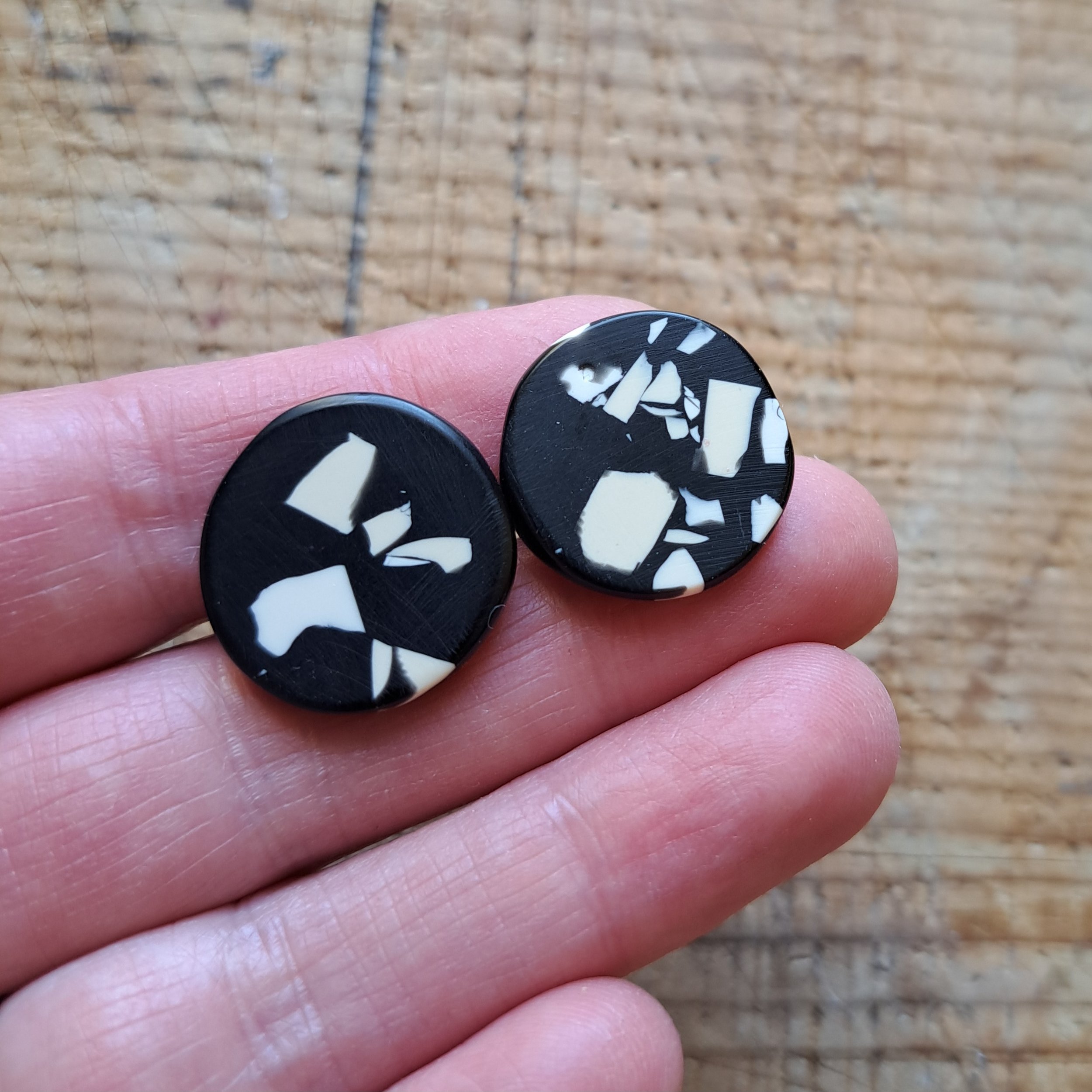 black speckle large round studs