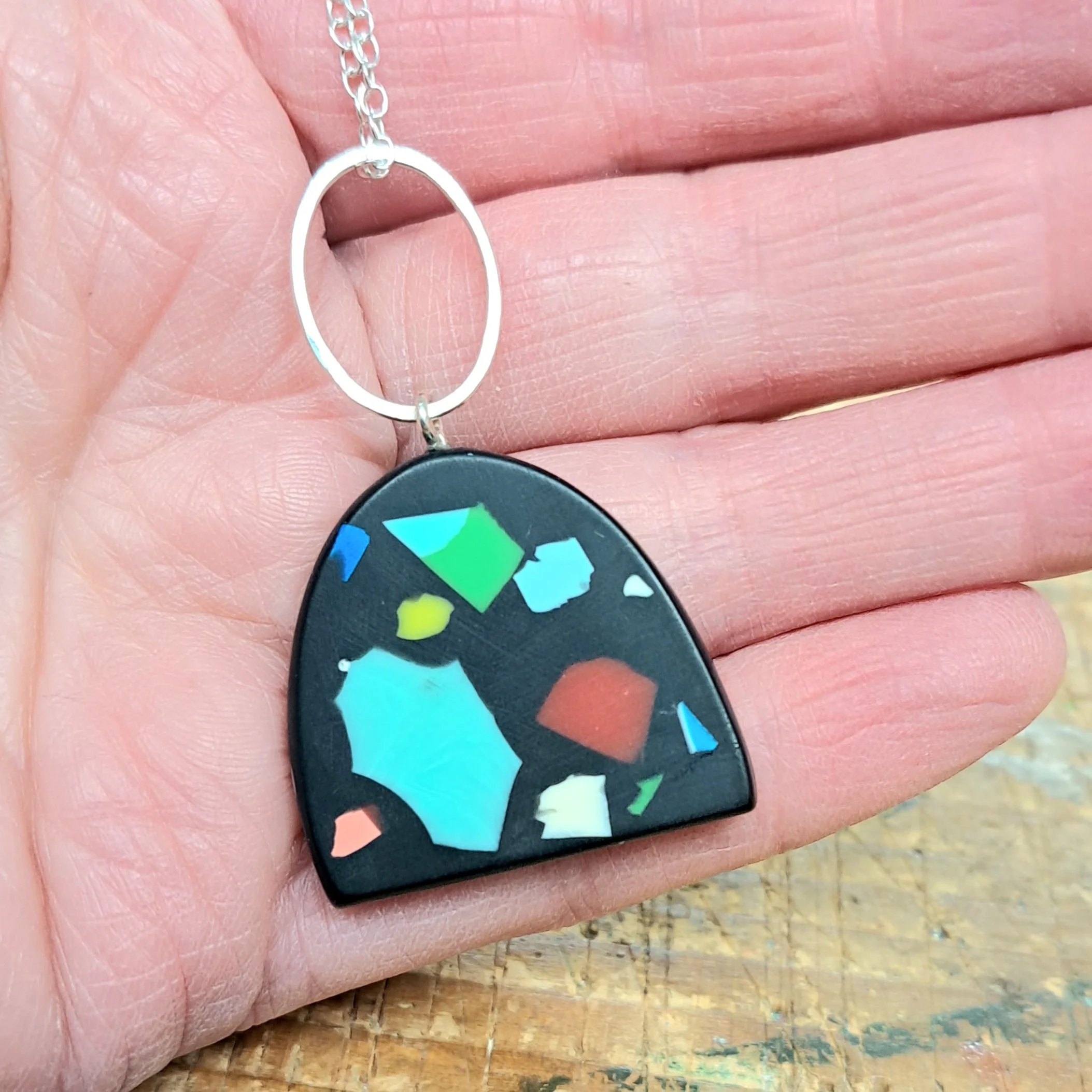 Midnight speckle demi pendant with link