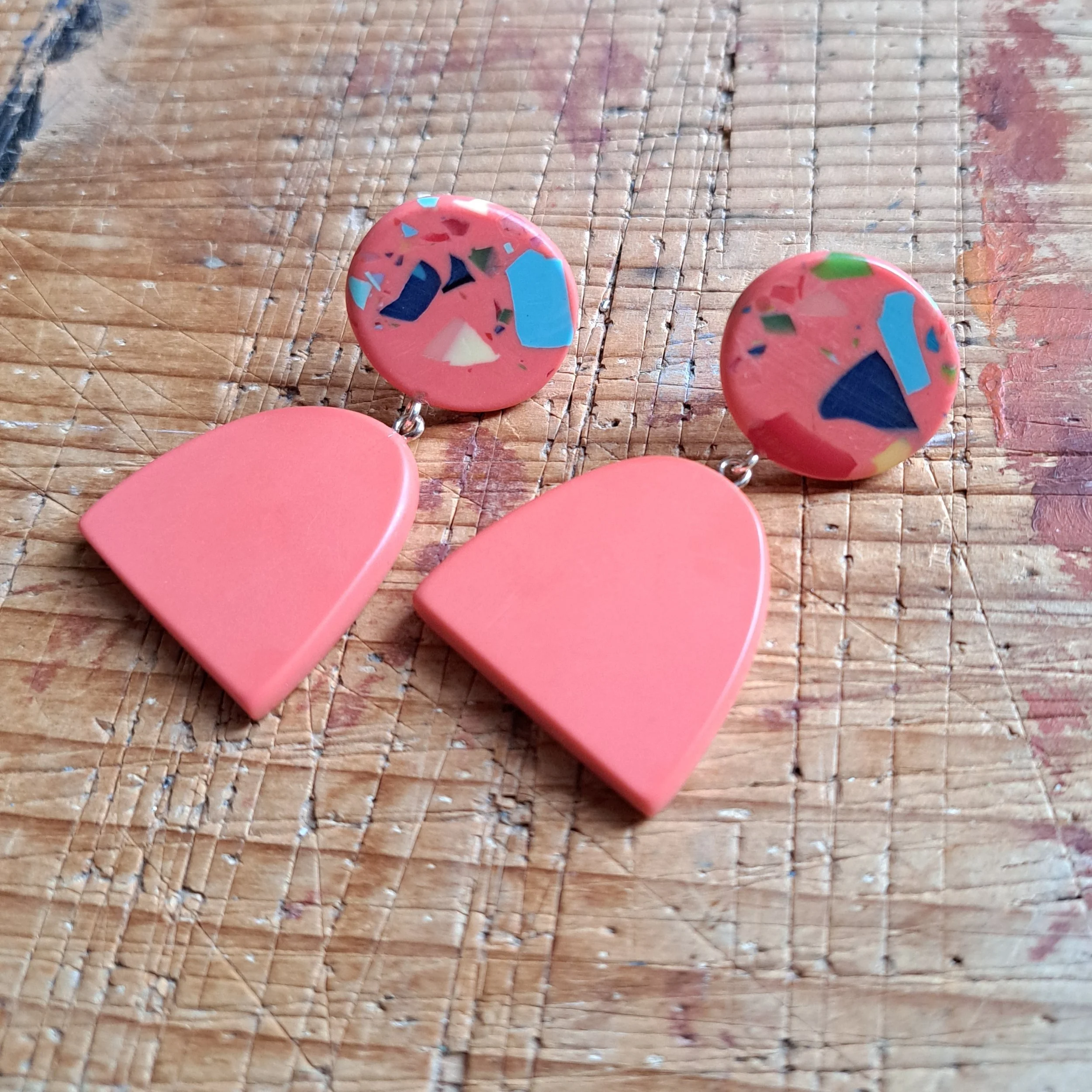 coral speckle demi double drop studs