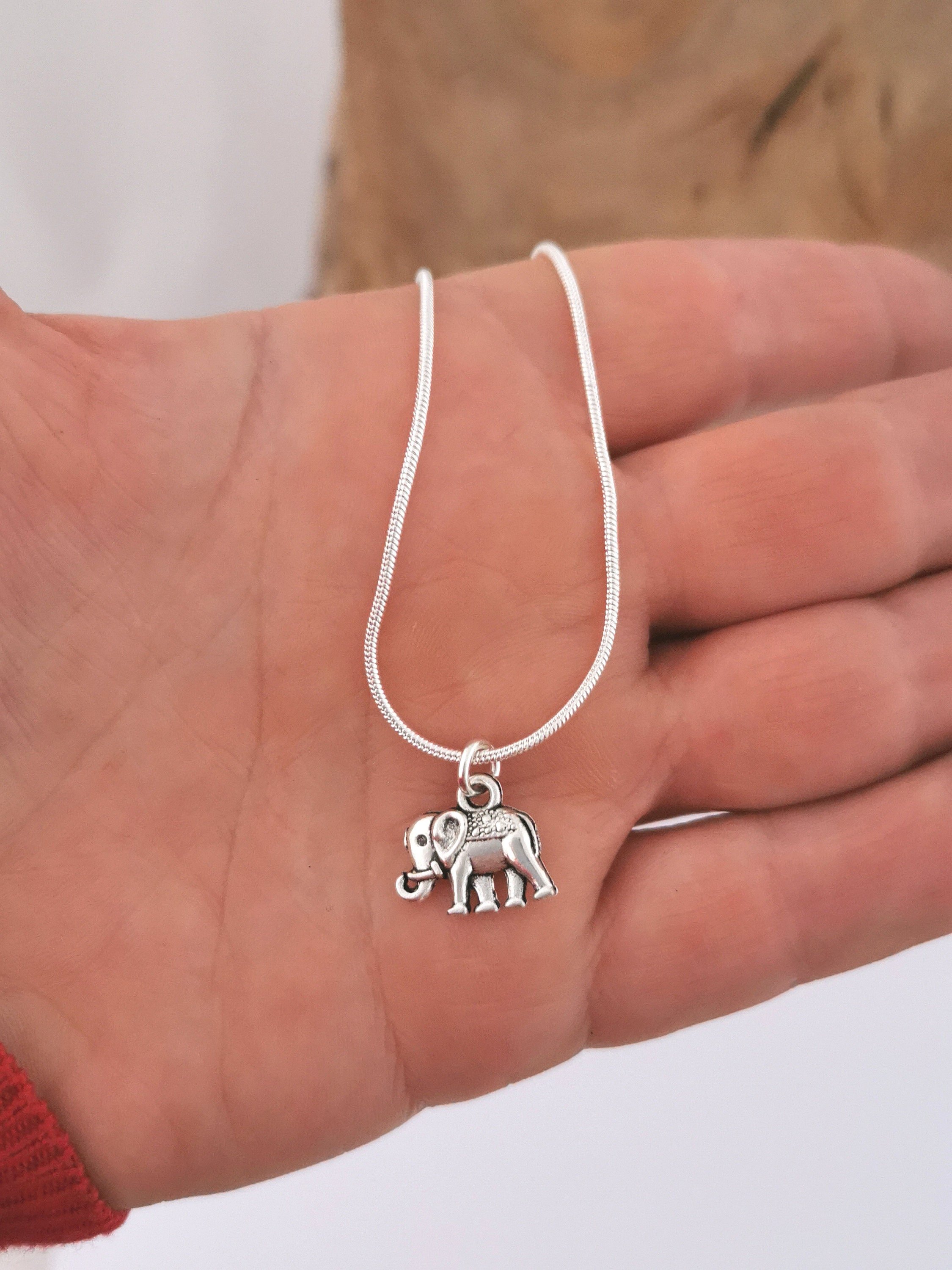 https://i.etsystatic.com/23705887/r/il/d11908/2919211861/il_fullxfull.2919211861_rcwg.jpg