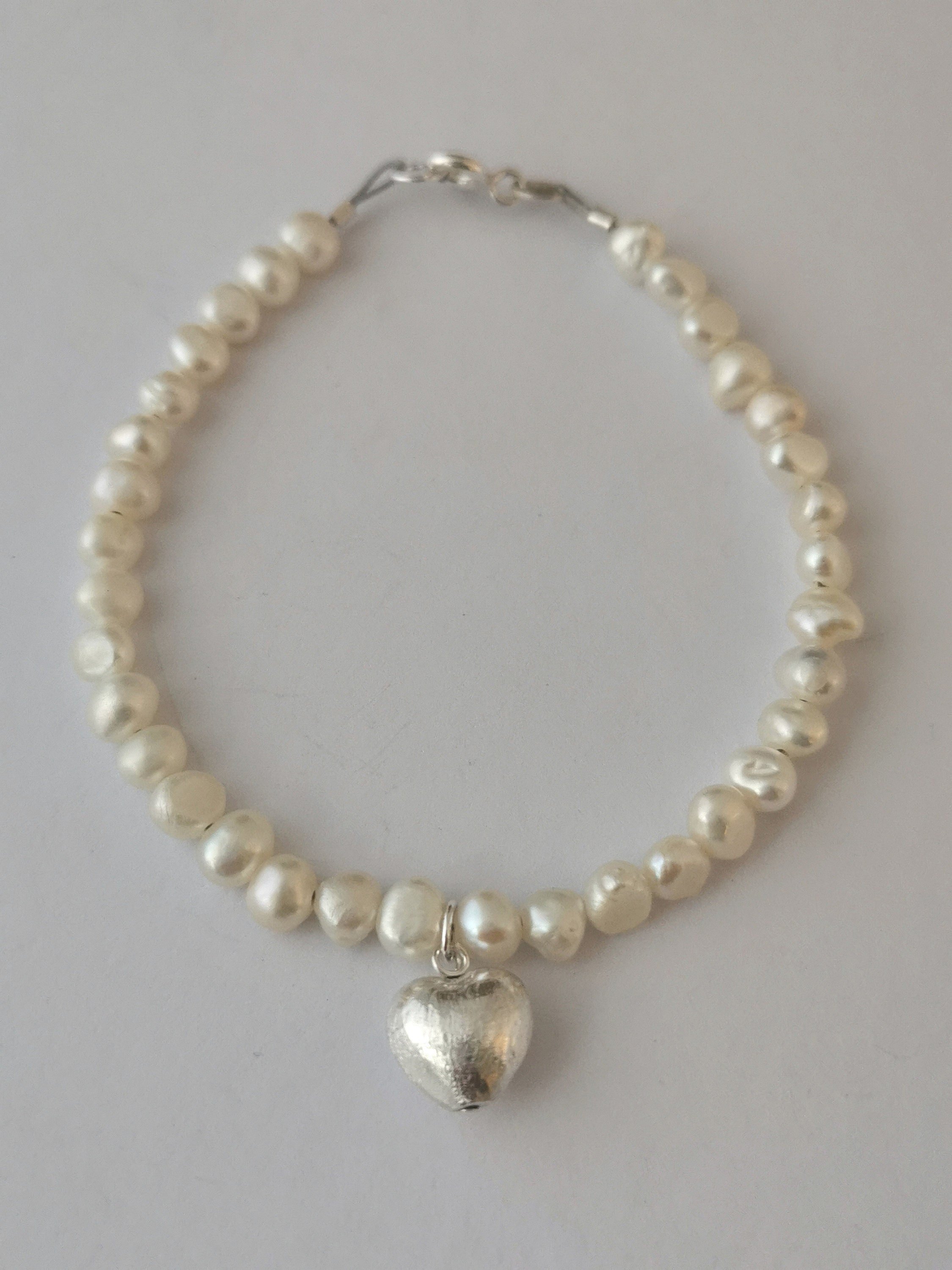Sterling silver freshwater pearl bracelet.