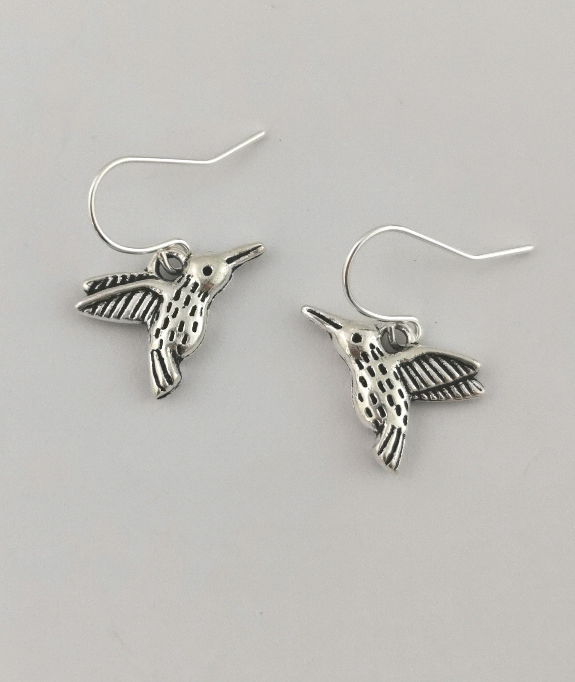 https://i.etsystatic.com/23705887/r/il/d512d3/2875218540/il_fullxfull.2875218540_ijx0.jpg