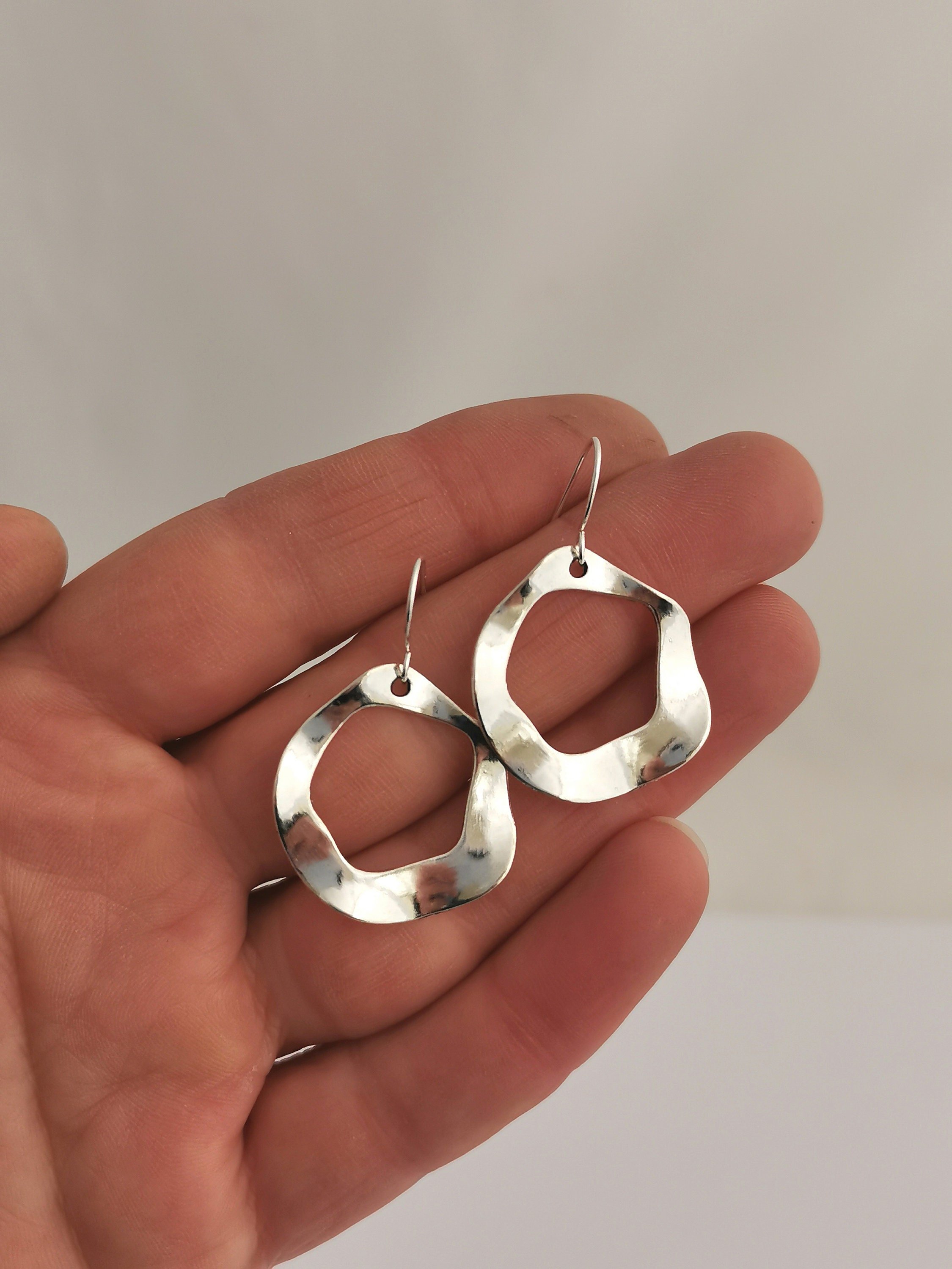https://i.etsystatic.com/23705887/r/il/d32461/5949910333/il_fullxfull.5949910333_7ktb.jpg
