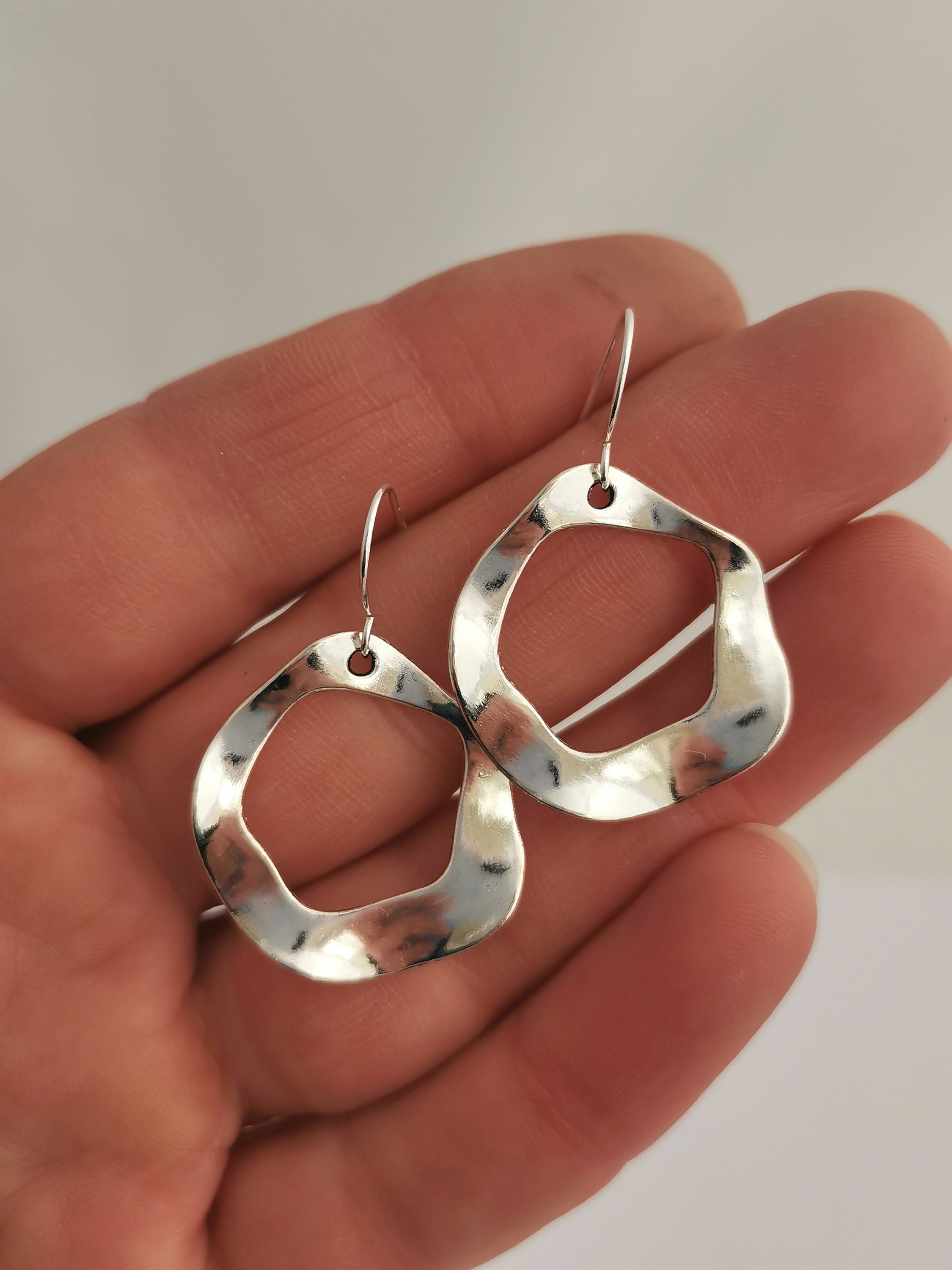 https://i.etsystatic.com/23705887/r/il/ebb6ce/5901830908/il_fullxfull.5901830908_8xbo.jpg