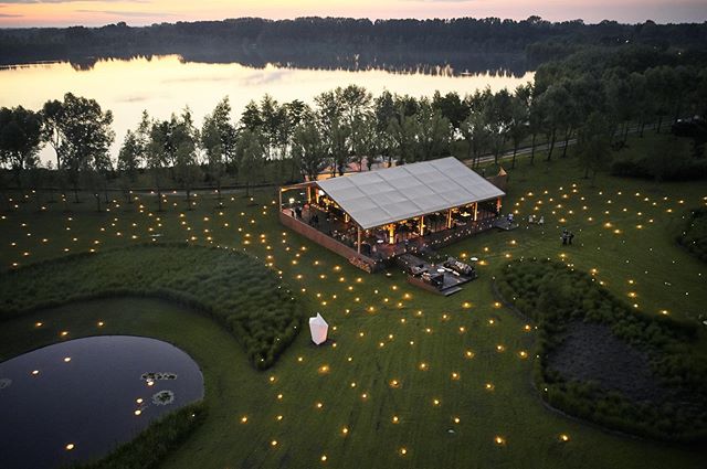 What do you think of this amazing view?
.
.
.
#setup_co 
#eventplanners 
#creatingmemories
.
.
.
#weddingtent #candles #magiccandles #magicalmemories #amazingview #eventdesigners #eventpros #eventproducer #eventstyling #privateevent #eventconcepts #d