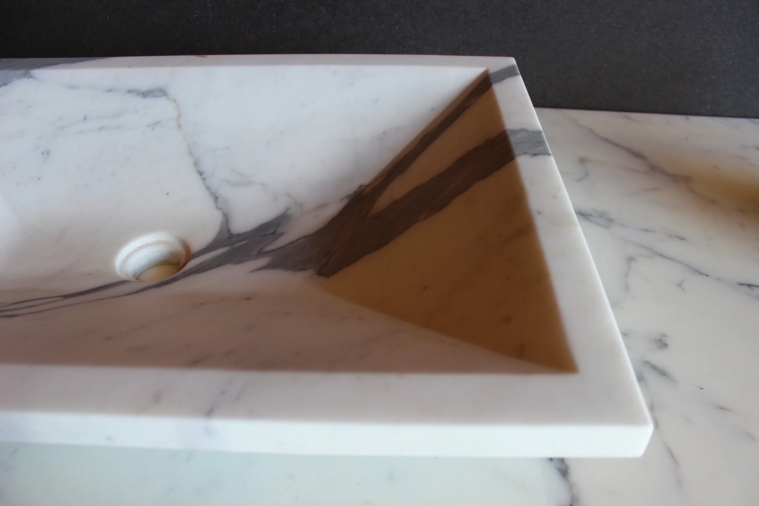 Statuario Powder Basin