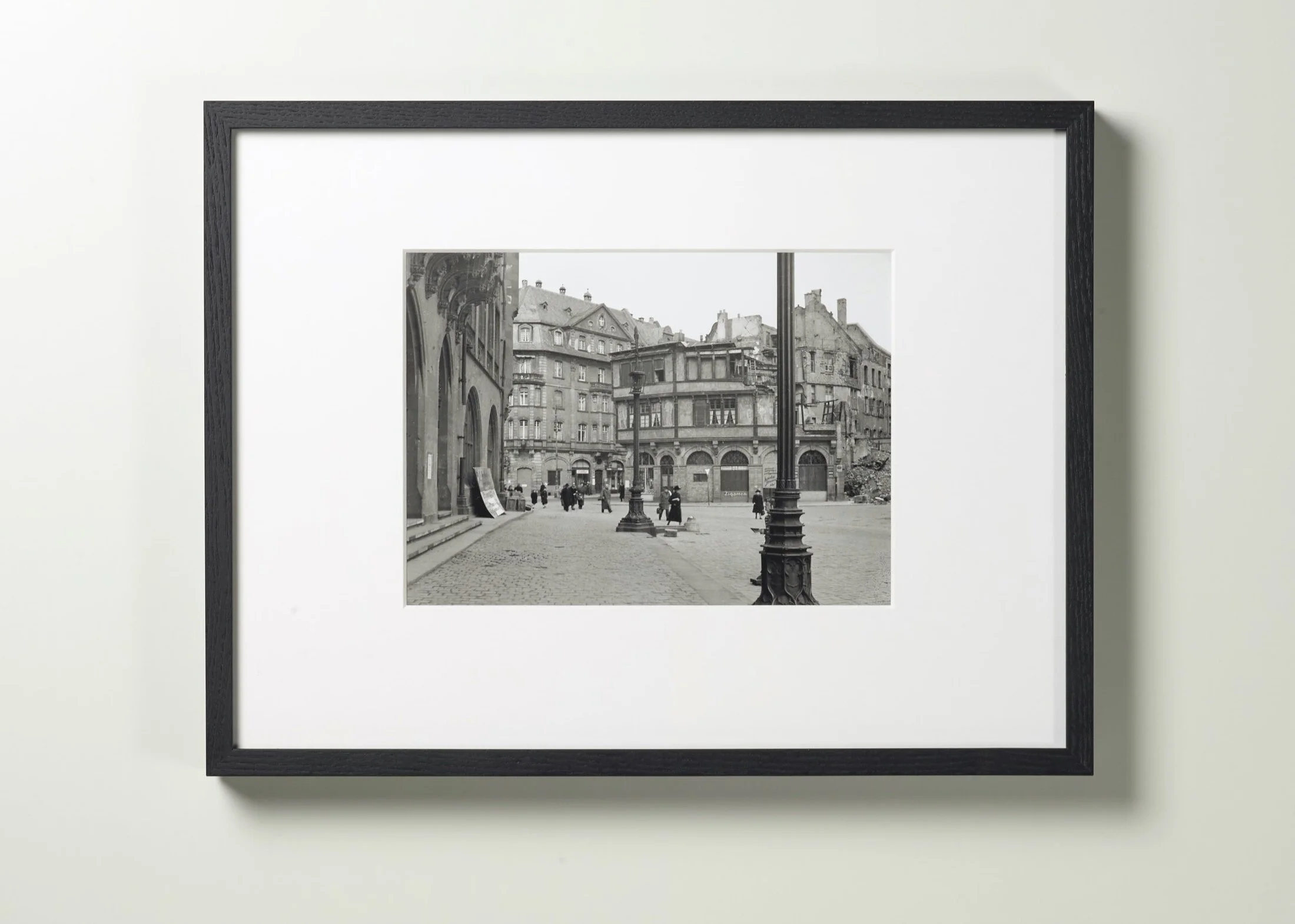 Römer_Frankfurt am Main_ Silbergelatine Foto_Ursula Edelmann_1950s
