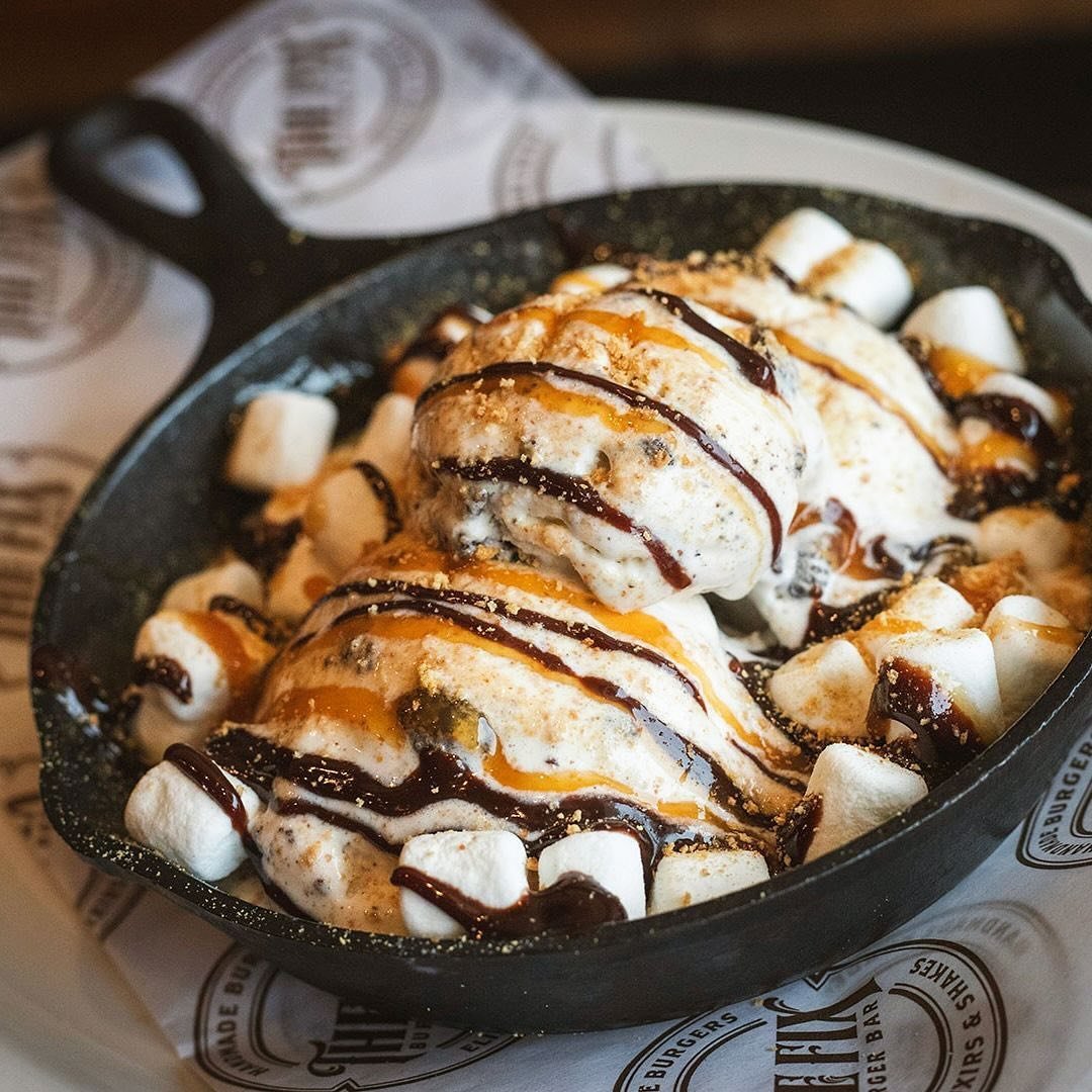 🏕️ Campfire Sundae &ndash; cookies &amp; cream ice cream, graham cracker crumb, mini marshmallows, hot fudge, salted caramel⁠
⁠
Leominster location only for a limited time!