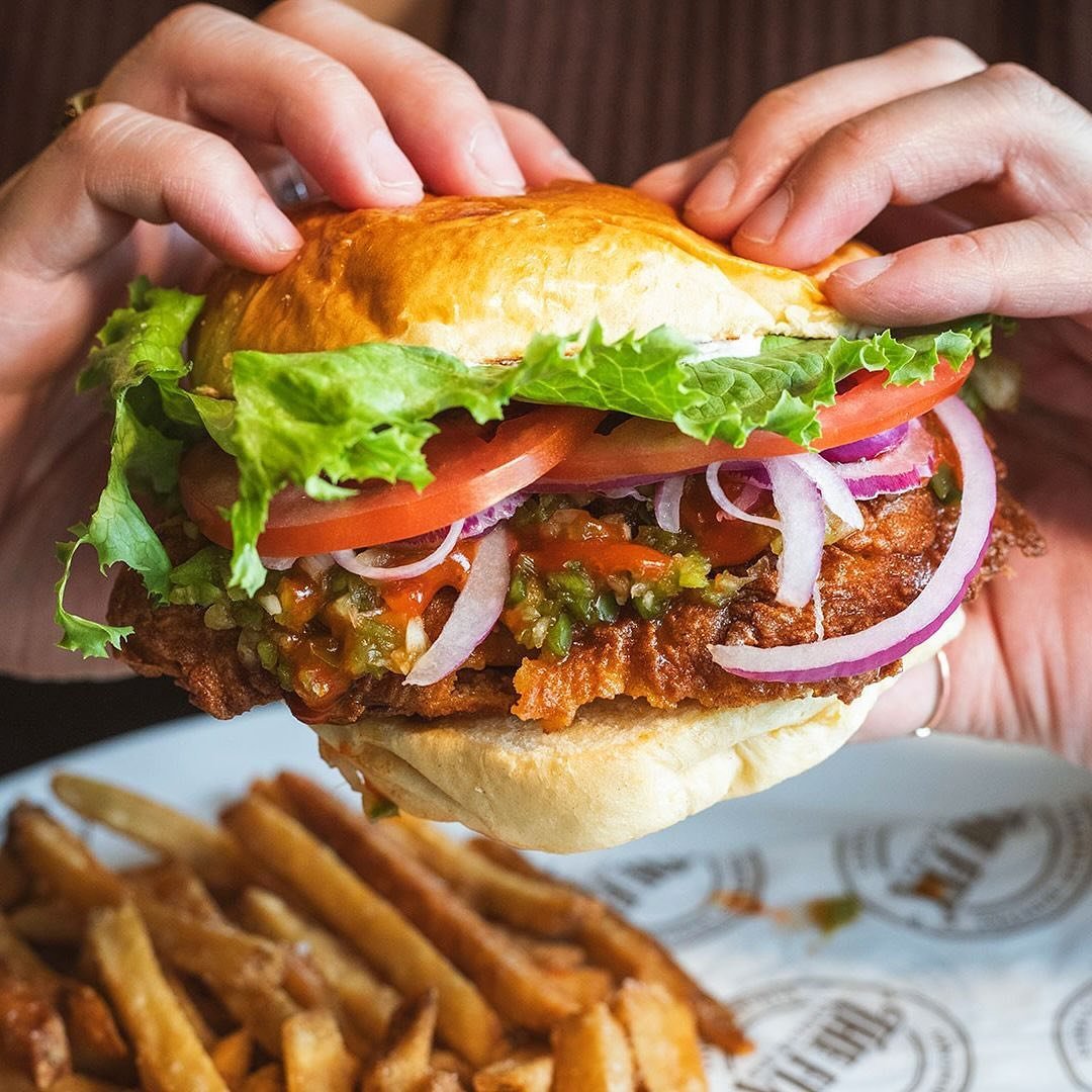 The &lsquo;Mighty Fix&rsquo; chicken sando living up to it&rsquo;s name 💪💪💪 You&rsquo;re in for a treat Leominster! Limited time only.⁠
⁠
Buttermilk fried chicken, jalape&ntilde;o Buffalo relish, lettuce, tomato, onion, black pepper ranch, brioche