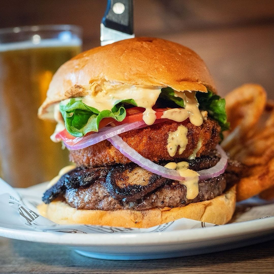 The &lsquo;Pork Popper&rsquo; poppin&rsquo; off with its jalape&ntilde;o popper puck 🥵⁠
⁠
7oz. house grind, pork belly, jalape&ntilde;o popper puck, lettuce, tomato, onion, smoky ranch, brioche roll⁠
⁠
Now in Worcester!