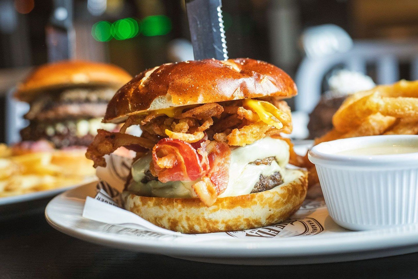 Some days call for a salad. Today isn't one of them. 🍔
