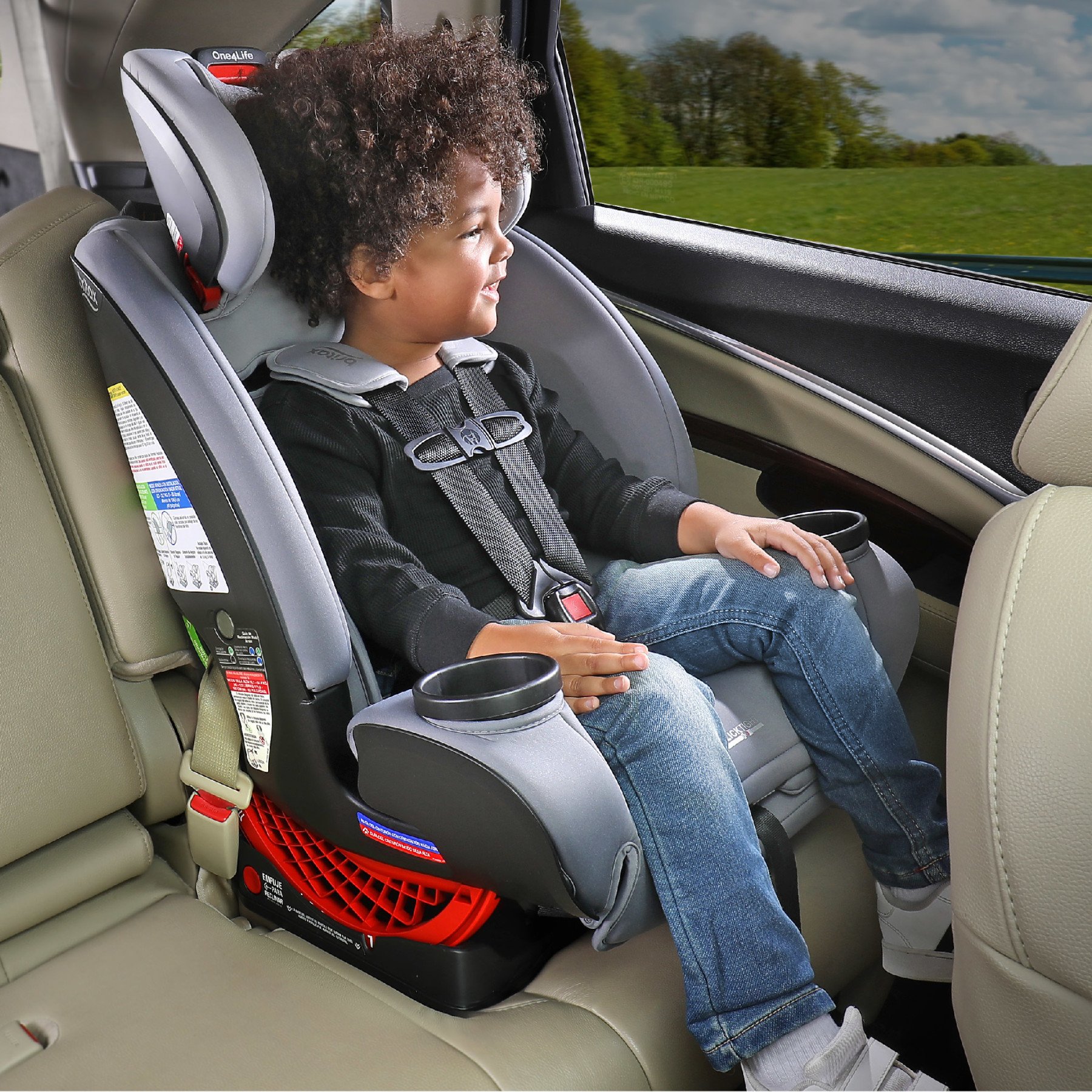 Little Kid forward facing in Harness Mode with one4life car seat