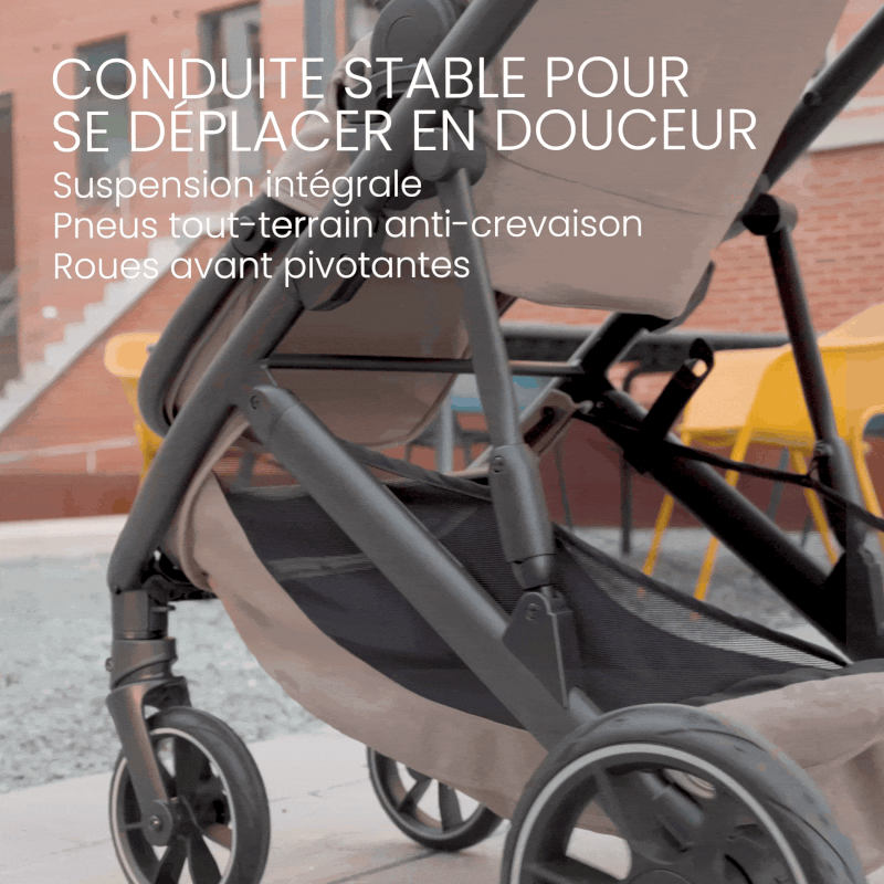 Roulement fluide. Suspension aux quatre roues, pneus tout-terrain increvables, roues avant pivotantes. 