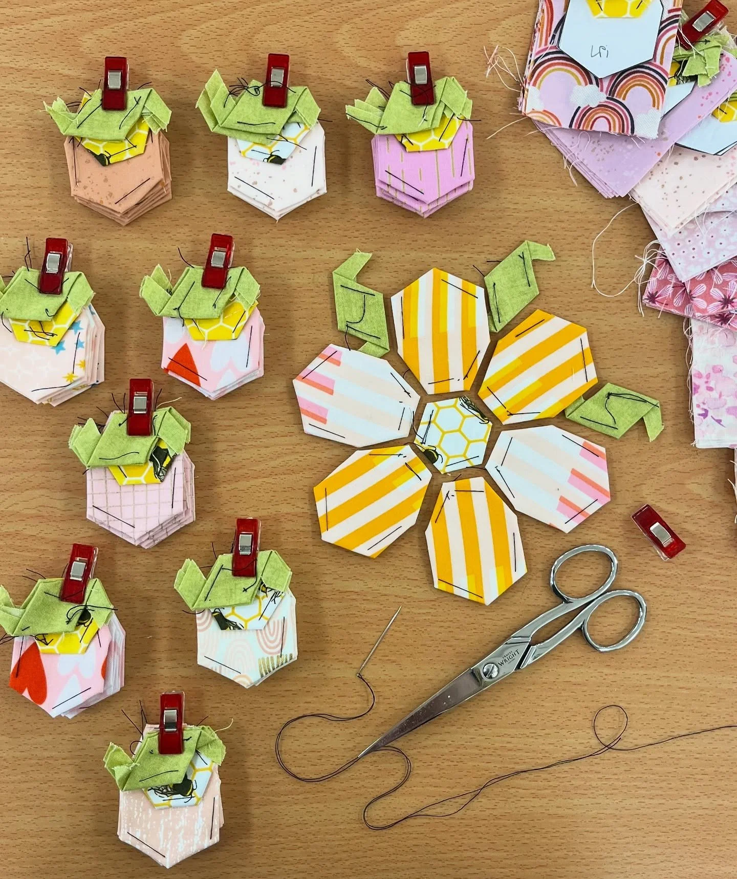 Some much needed slow stitching today at the @cambridgeshiremqg social sew day - I always have such a lovely time chatting away with everyone. Normally I&rsquo;m whizzing away at my machine trying to hit a deadline but with a healing shoulder injury 