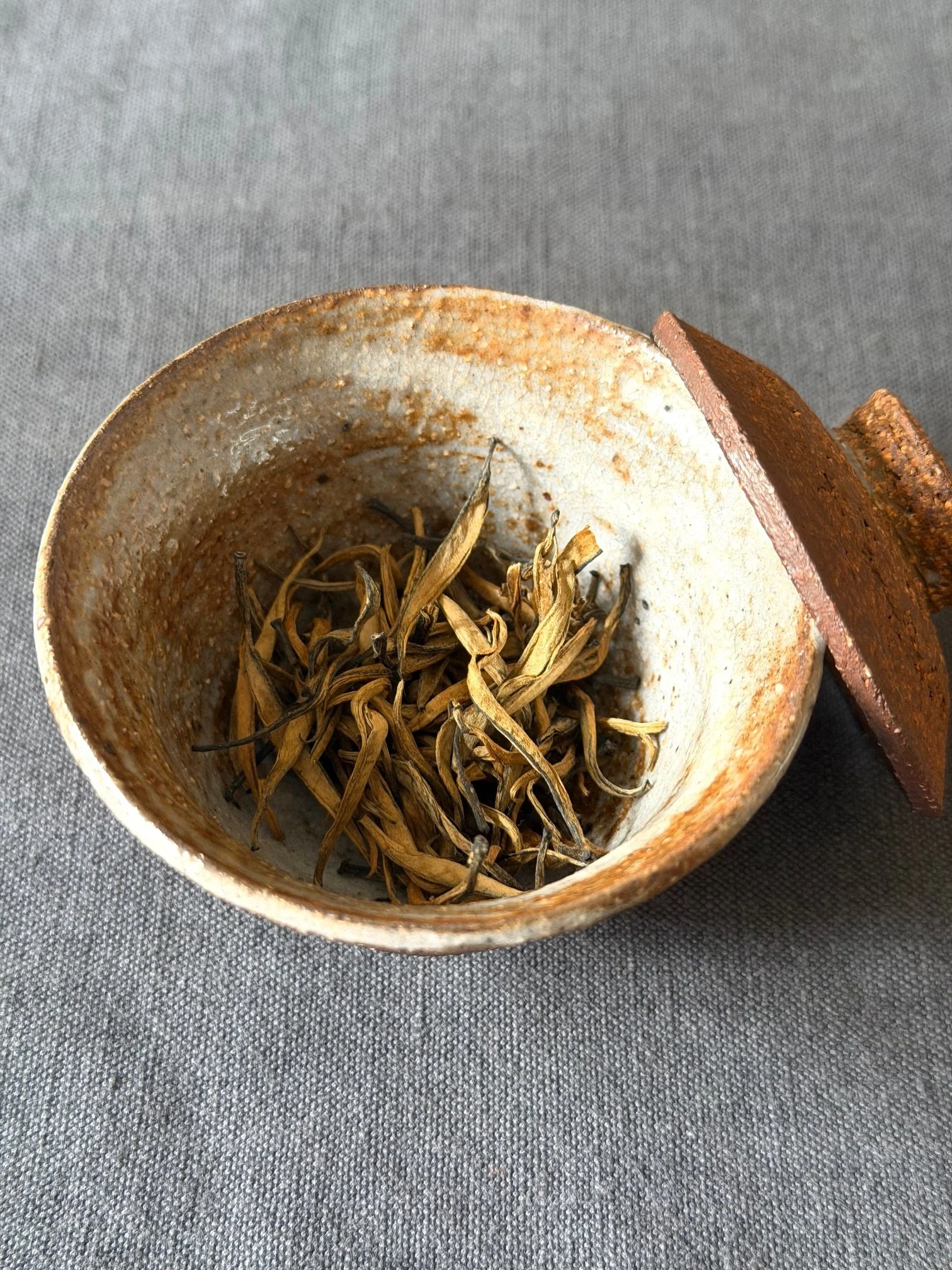 BOURGEONS D'OR FEUILLES INFUSEES.jpeg