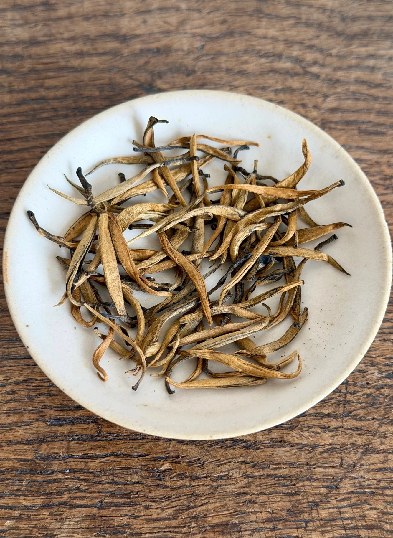 BOURGEONS D'OR FEUILLES SECHES.jpeg