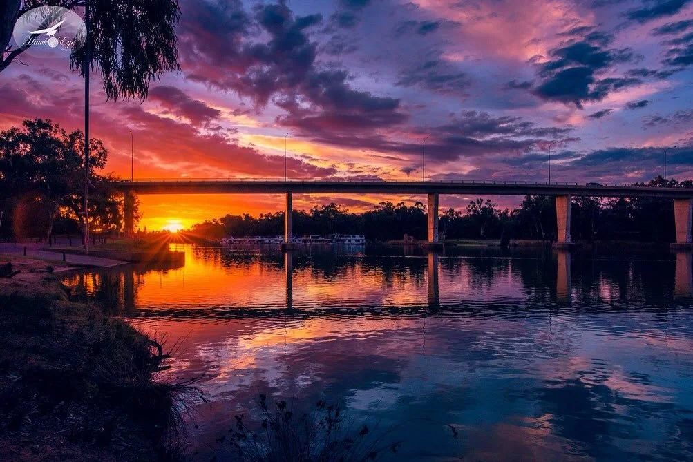 George Chaffey Bridge 🌉

A few of my favorite images of our iconic bridge through my lens. Over the years I&rsquo;ve been lucky enough to capture our epic Murray River bridge in many different forms. It&rsquo;s the link between NSW and Victoria and 