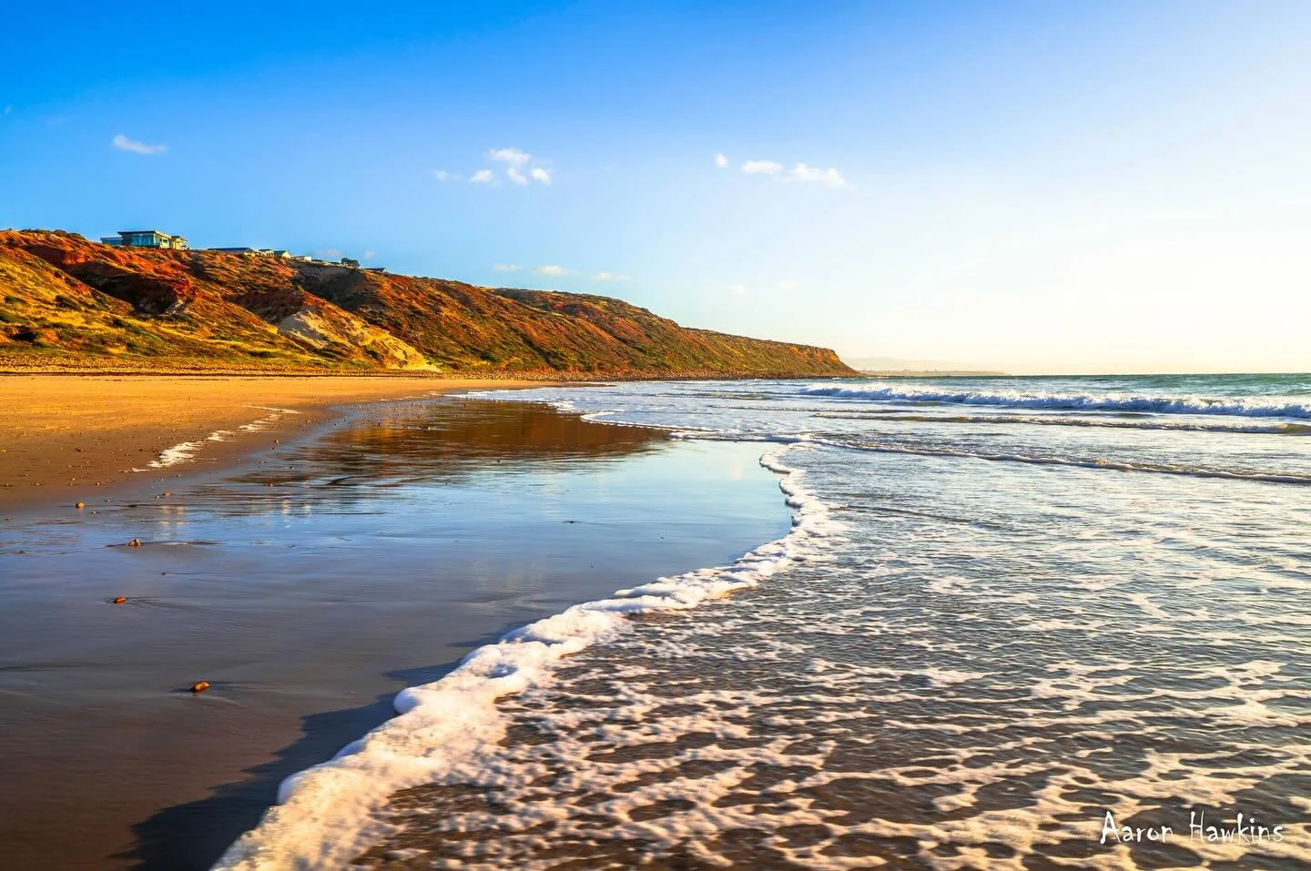 Escape to the beach 🏝️ 

Some nice little scenes from Moana beach in Adelaide from our little escape. How nice are the sun rays over the waves at sunset? Back home now and mid way through editing the absolutely stunning wedding I shot. Made me think