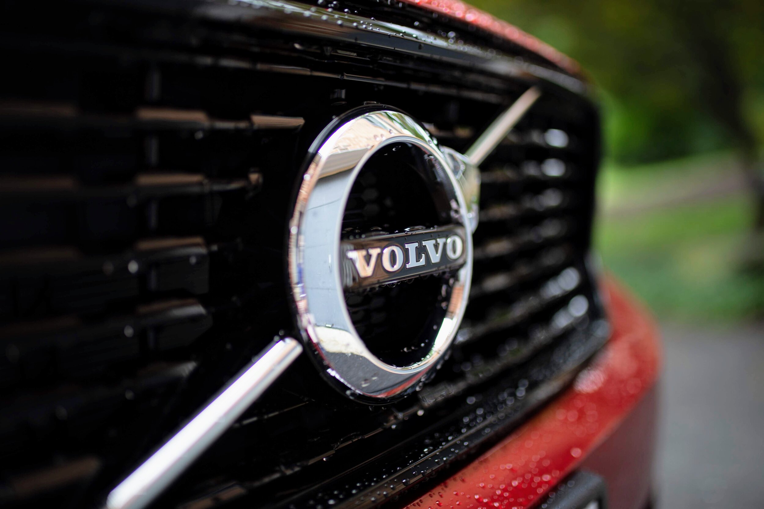 volvo-car-automotive-reapir-cars-repairs-valley-eurotec-grille-emblem.jpg