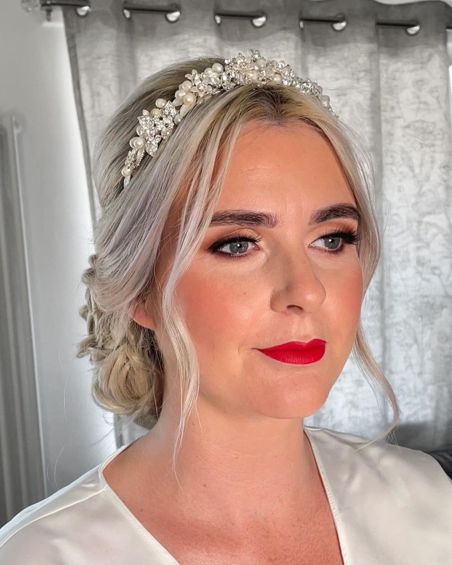 It&rsquo;s the classic red lip for me 🤌🏼☺️ 

#bridal #bridalmakeup #bridalmakeupartist #bridalmakeuplook #makeupartistyorkshire #bridalmakeupuk