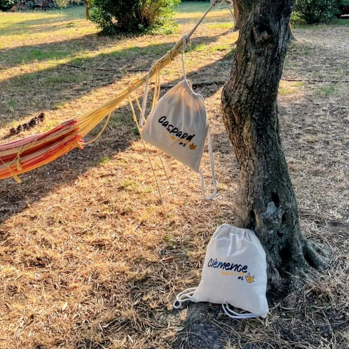 Team G8's Kids 💫
---

🎒✨ Une tribu de 8 enfants, une bande de copains ins&eacute;parables&hellip; et maintenant, chacun son sac &agrave; dos personnalis&eacute; !
Cadeau unique pour des moments magiques 💫
Des petits sacs en toile faits avec amour,