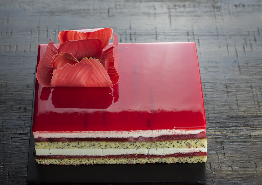 Poppy field mousse cake