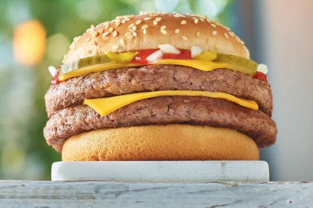1112_mcdonalds-double-quarter-pounder-with-cheese.png