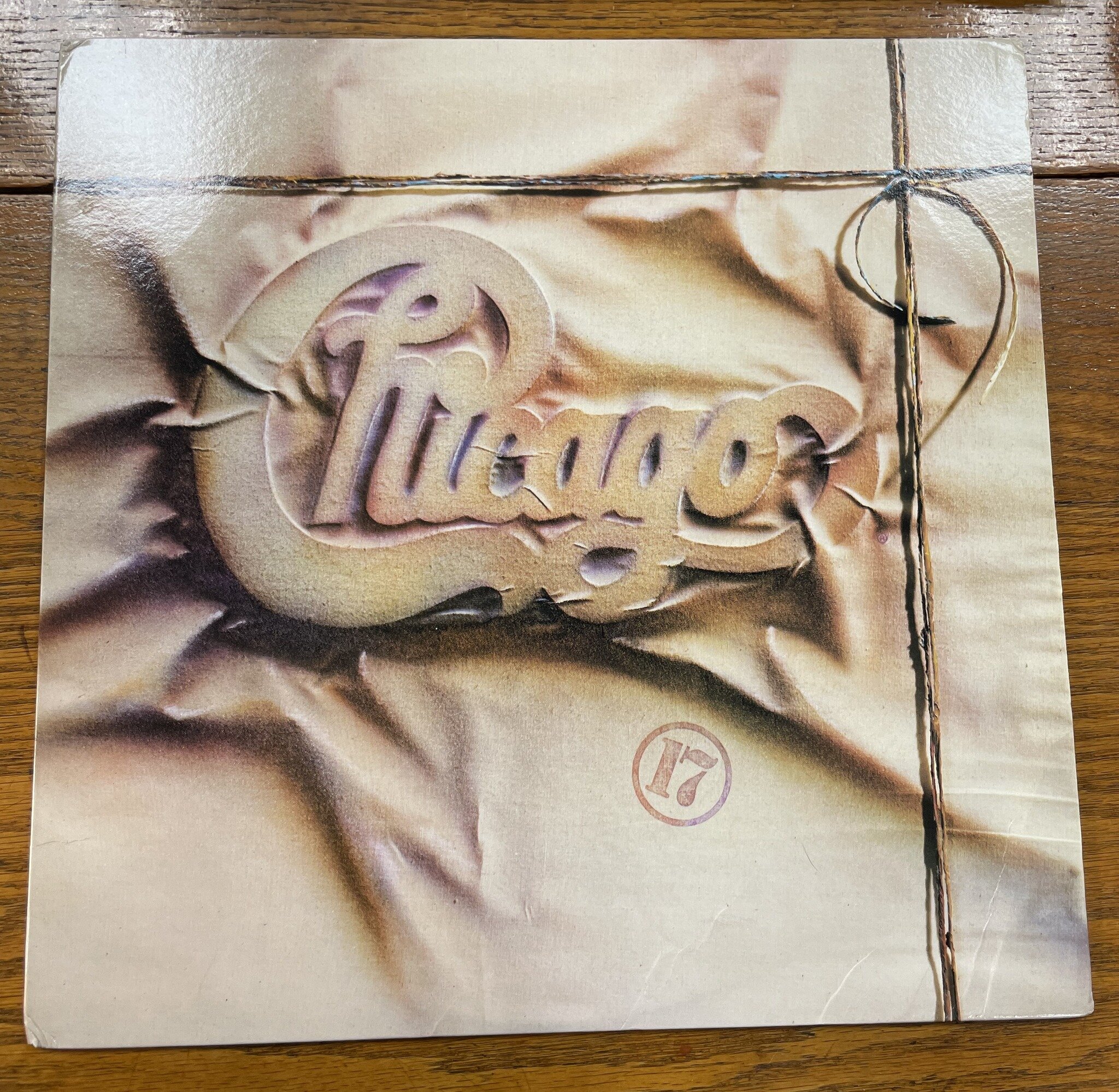 #musicmonday Chicago!  #heretodaymaybetomorrowmaybenot #antiques #decorandmore #vintage #rocantiques #roc #cdga #OMA #ontariomallantiques #vintageliving #vintage #collectibles #vintageny #antiquesnewyork
#rocantiques #vinyl #recordalbums