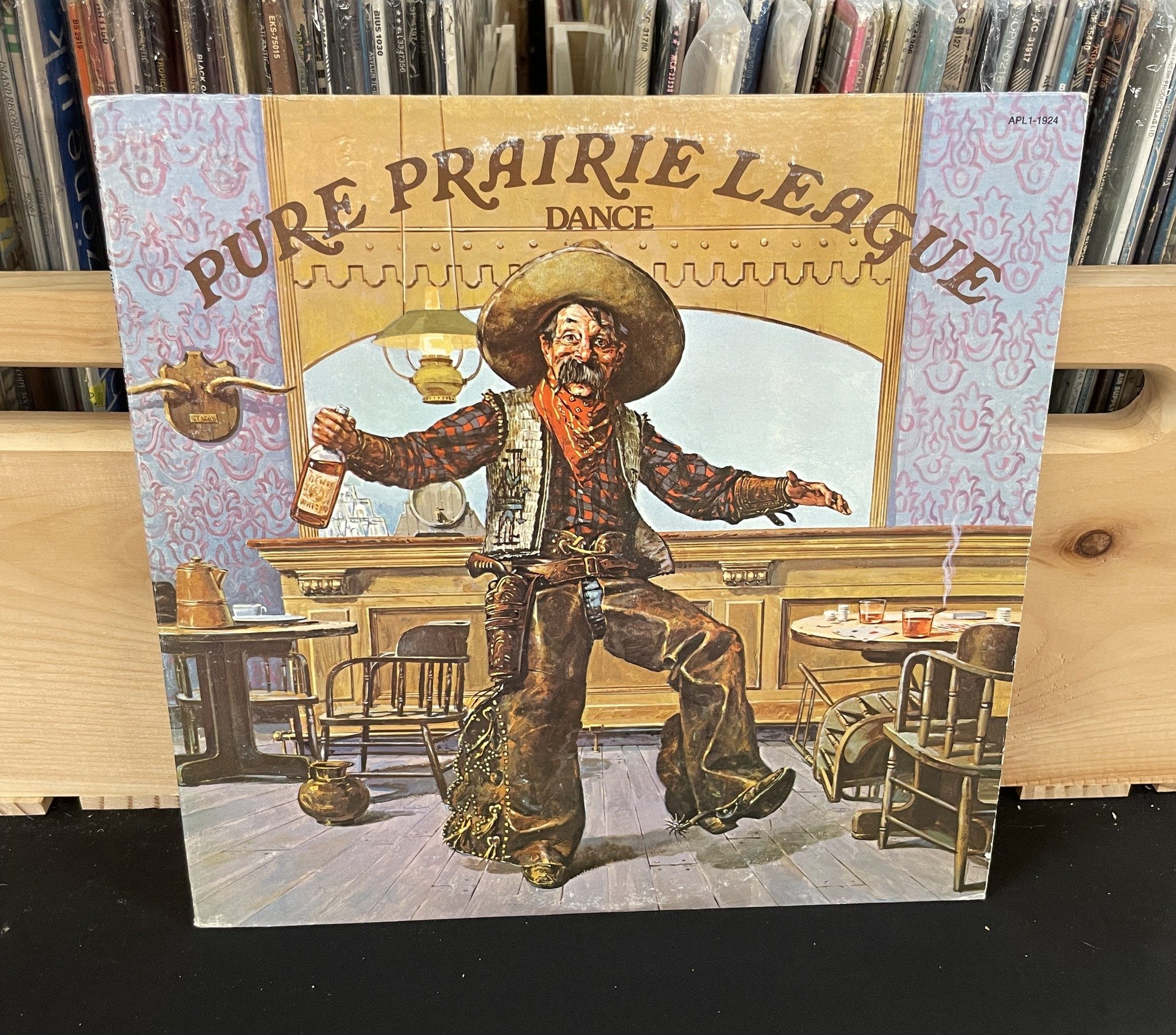 #musicmonday Pure Prairie League!  #heretodaymaybetomorrowmaybenot #antiques #decorandmore #vintage #rocantiques #roc #cdga #OMA #ontariomallantiques #vintageliving #vintage #collectibles #vintageny #antiquesnewyork
#rocantiques #vinyl #recordalbums