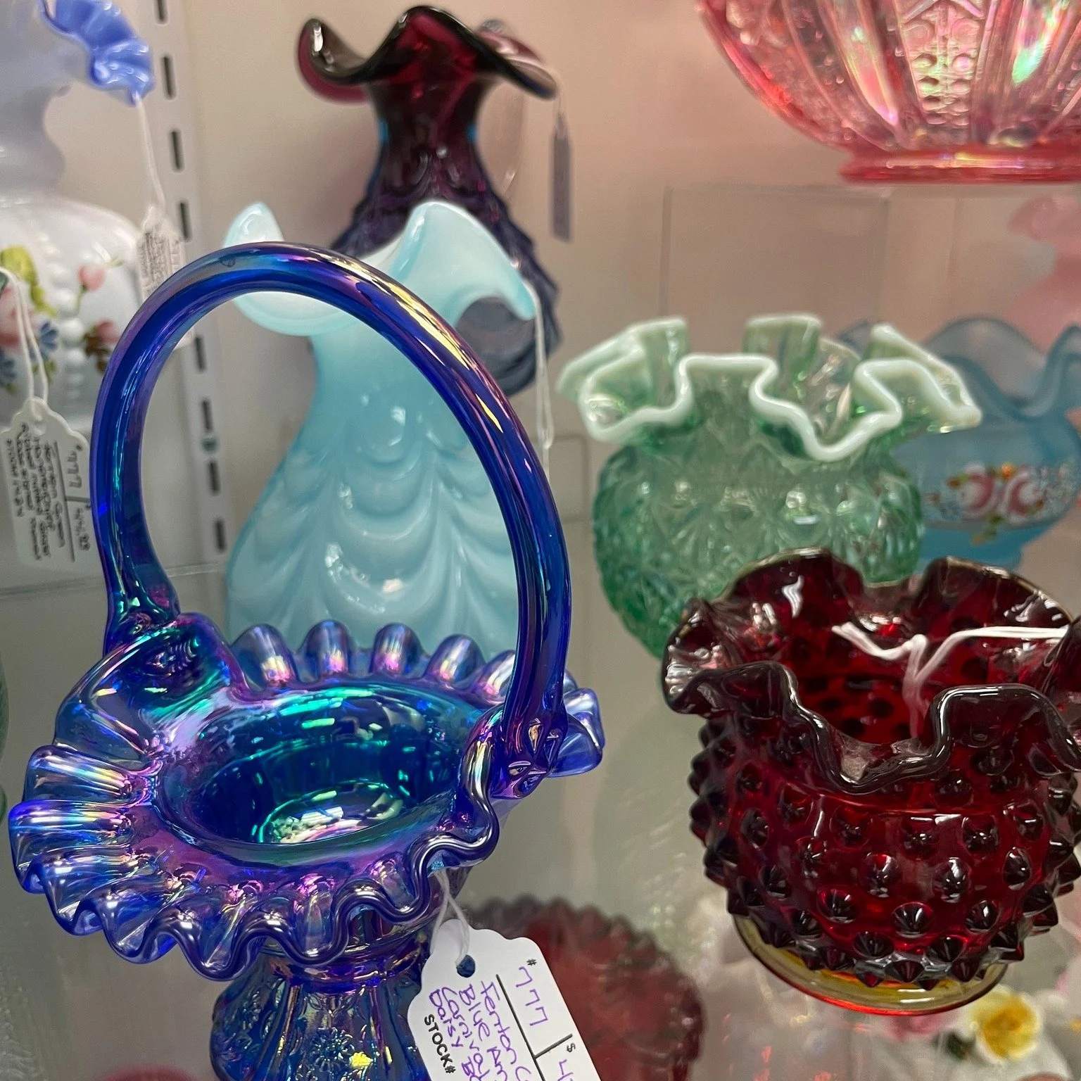 #waybackwednesday  Beautiful glass treasures! #heretodaymaybetomorrowmaybenot #antiques #decorandmore #vintage #rocantiques #roc #cdga #OMA #ontariomallantiques #waybackwednesday #vintageliving #vintage #collectibles #vintageny #antiquesnewyork #roca
