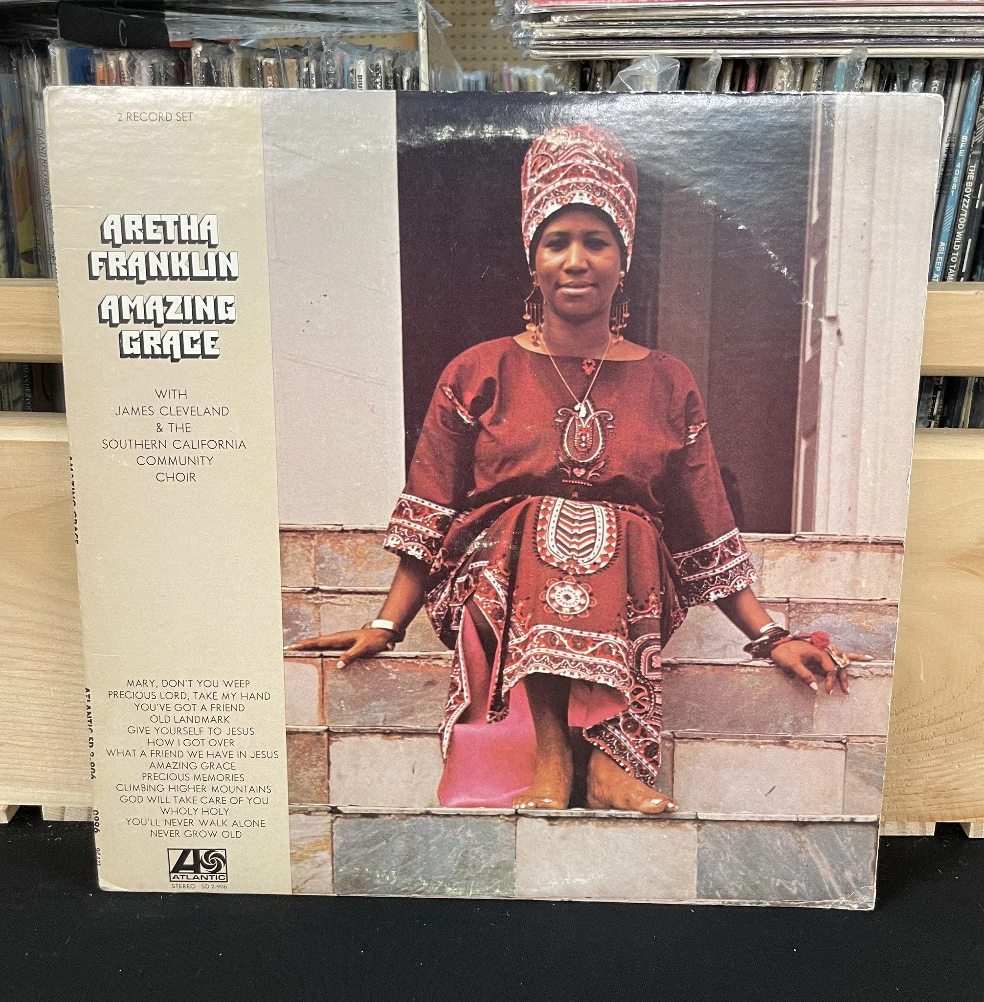 #musicmonday! Aretha! #heretodaymaybetomorrowmaybenot #antiques #decorandmore #vintage #rocantiques #roc #cdga #OMA #ontariomallantiques #vintageliving #vintage #collectibles #vintageny #antiquesnewyork
#rocantiques #vinyl #recordalbums
