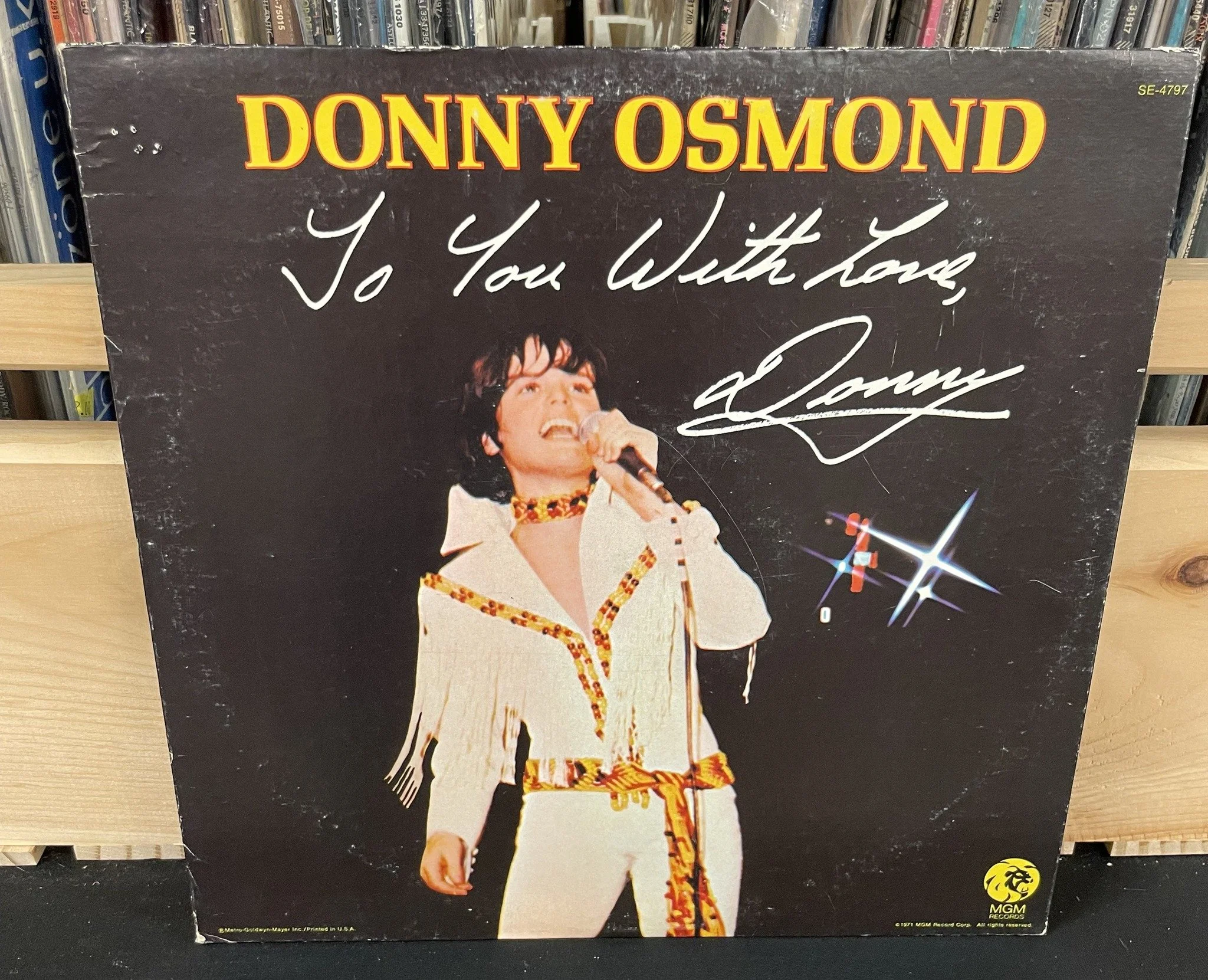 #musicmonday Donny Osmond! #heretodaymaybetomorrowmaybenot #antiques #decorandmore #vintage #rocantiques #roc #cdga #OMA #ontariomallantiques #vintageliving #vintage #collectibles #vintageny #antiquesnewyork
#rocantiques #vinyl #recordalbums