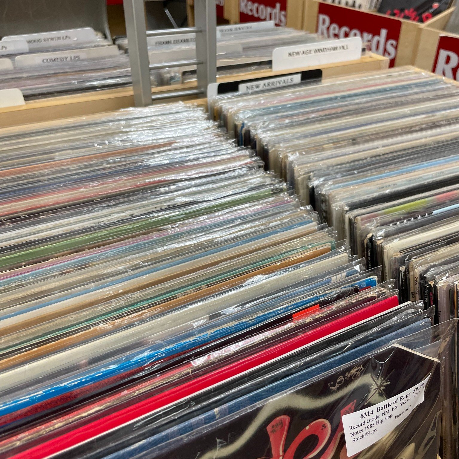 #musicmondays Looking for some vintage vinyl for your Thanksgiving dinner?  Come browse! #heretodaymaybetomorrowmaybenot #antiques #decorandmore #vintage #rocantiques #roc #cdga #OMA #ontariomallantiques #vintageliving #vintage #collectibles #vintage