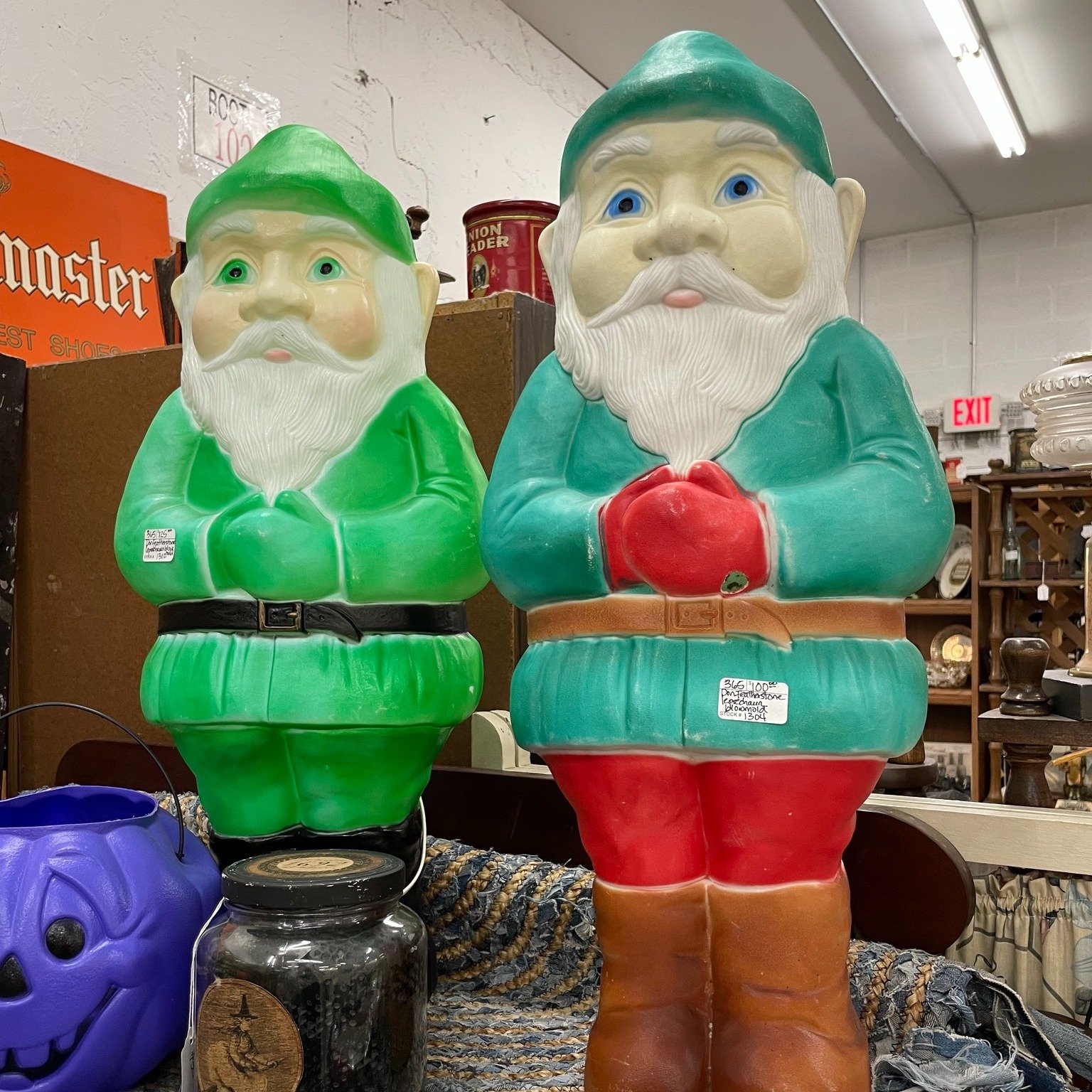 #waybackwednesday Will these elves be at your home soon? #heretodaymaybetomorrowmaybenot #antiques #decorandmore #vintage #rocantiques #roc #cdga #OMA #ontariomallantiques #waybackwednesday #vintageliving #vintage #collectibles #vintageny #antiquesne