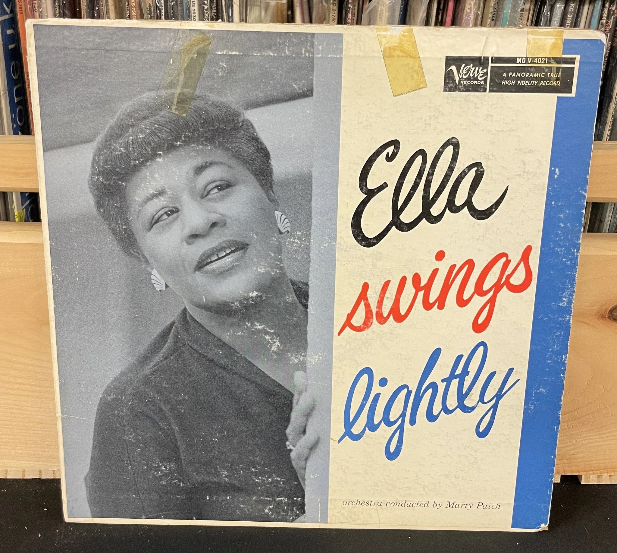 #musicmonday Looking for some vintage sounds for entertaining?  #heretodaymaybetomorrowmaybenot #antiques #decorandmore #vintage #rocantiques #roc #cdga #OMA #ontariomallantiques #vintageliving #vintage #collectibles #vintageny #antiquesnewyork
#roca