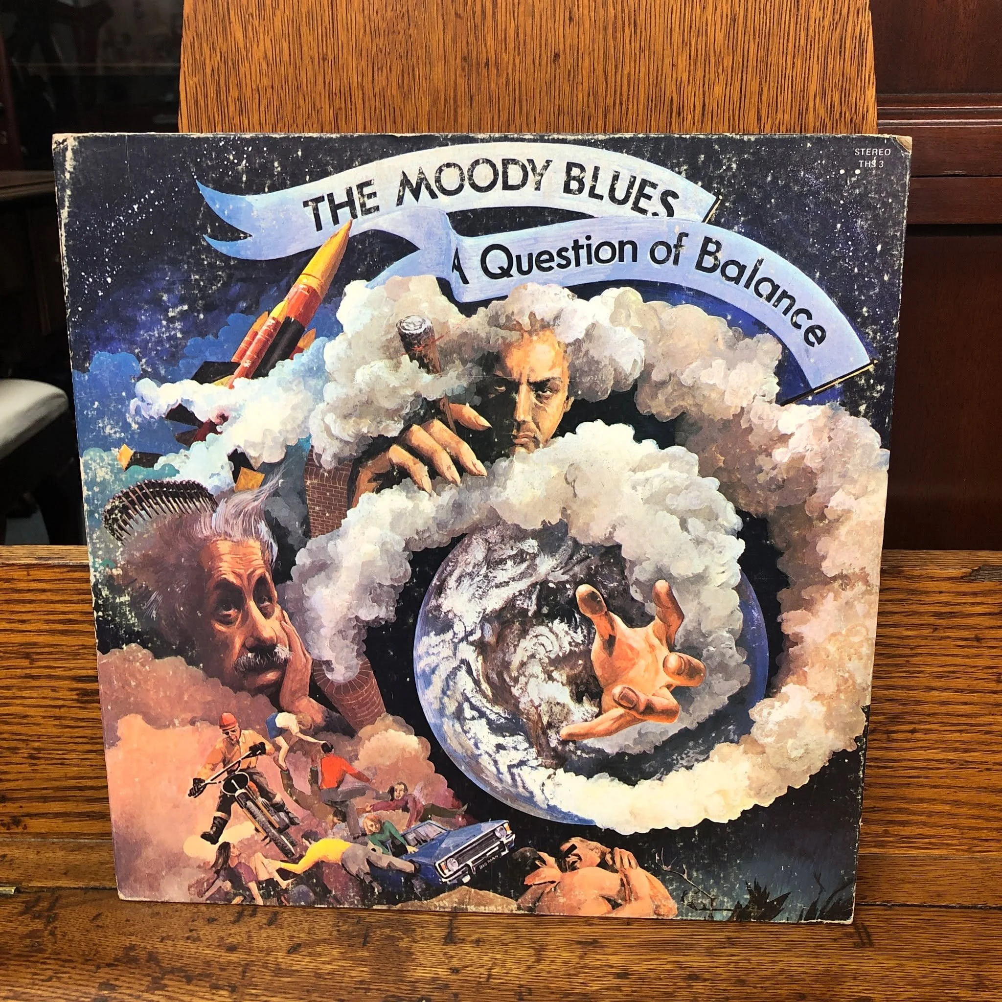 #musicmonday The Moody Blues! #heretodaymaybetomorrowmaybenot #antiques #decorandmore #vintage #rocantiques #roc #cdga #OMA #ontariomallantiques #vintageliving #vintage #collectibles #vintageny #antiquesnewyork
#rocantiques #vinyl #recordalbums