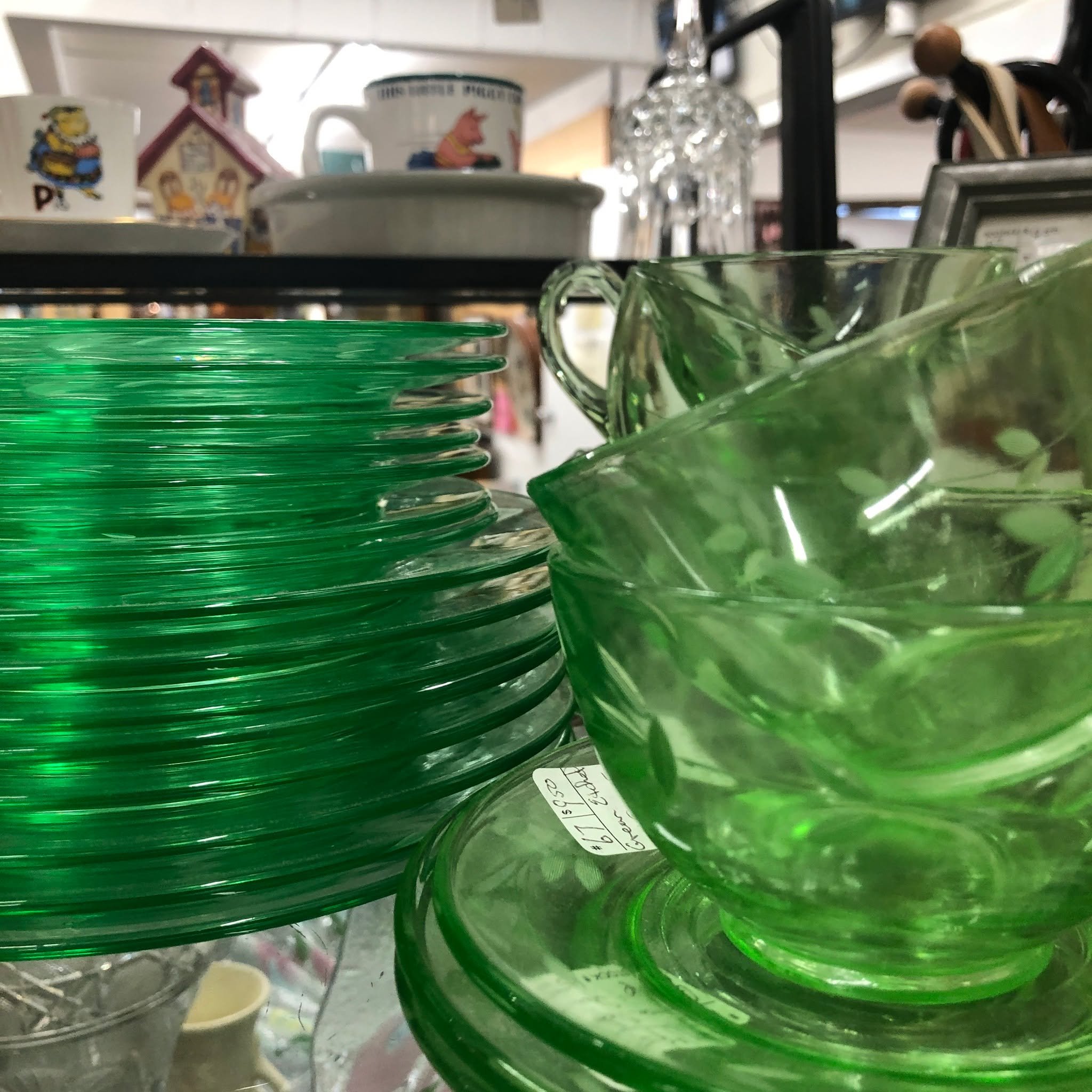 #waybackwednesday Looking for some green?🍀#heretodaymaybetomorrowmaybenot #antiques #decorandmore #vintage #rocantiques #roc #cdga #OMA #ontariomallantiques #waybackwednesday #vintageliving #vintage #collectibles #vintageny #antiquesnewyork #rocanti