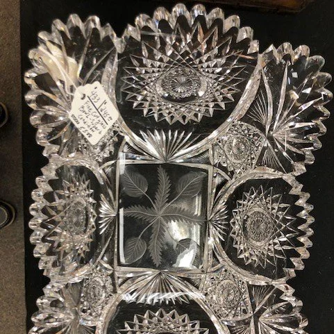 #waybackwednesday❤️ the detail in this relish dish! #heretodaymaybetomorrowmaybenot #antiques #decorandmore #vintage #rocantiques #roc #cdga #OMA #ontariomallantiques #waybackwednesday #vintageliving #vintage #collectibles #vintageny #antiquesnewyork