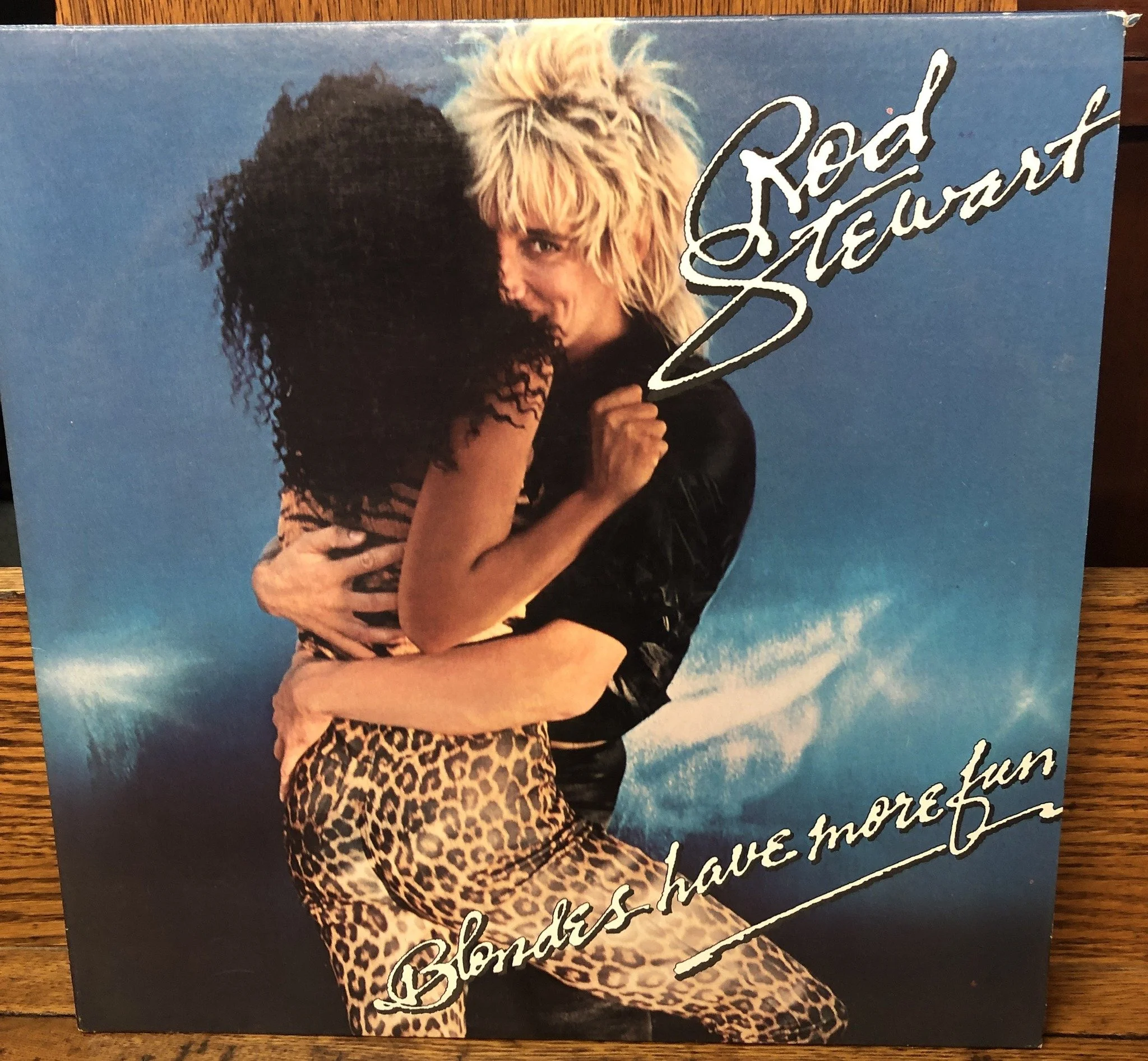 #musicmonday Do 'Blondes have all the fun'?? #heretodaymaybetomorrowmaybenot #antiques #decorandmore #vintage #rocantiques #roc #cdga #OMA #ontariomallantiques #vintageliving #vintage #collectibles #vintageny #antiquesnewyork
#rocantiques #vinyl #rec