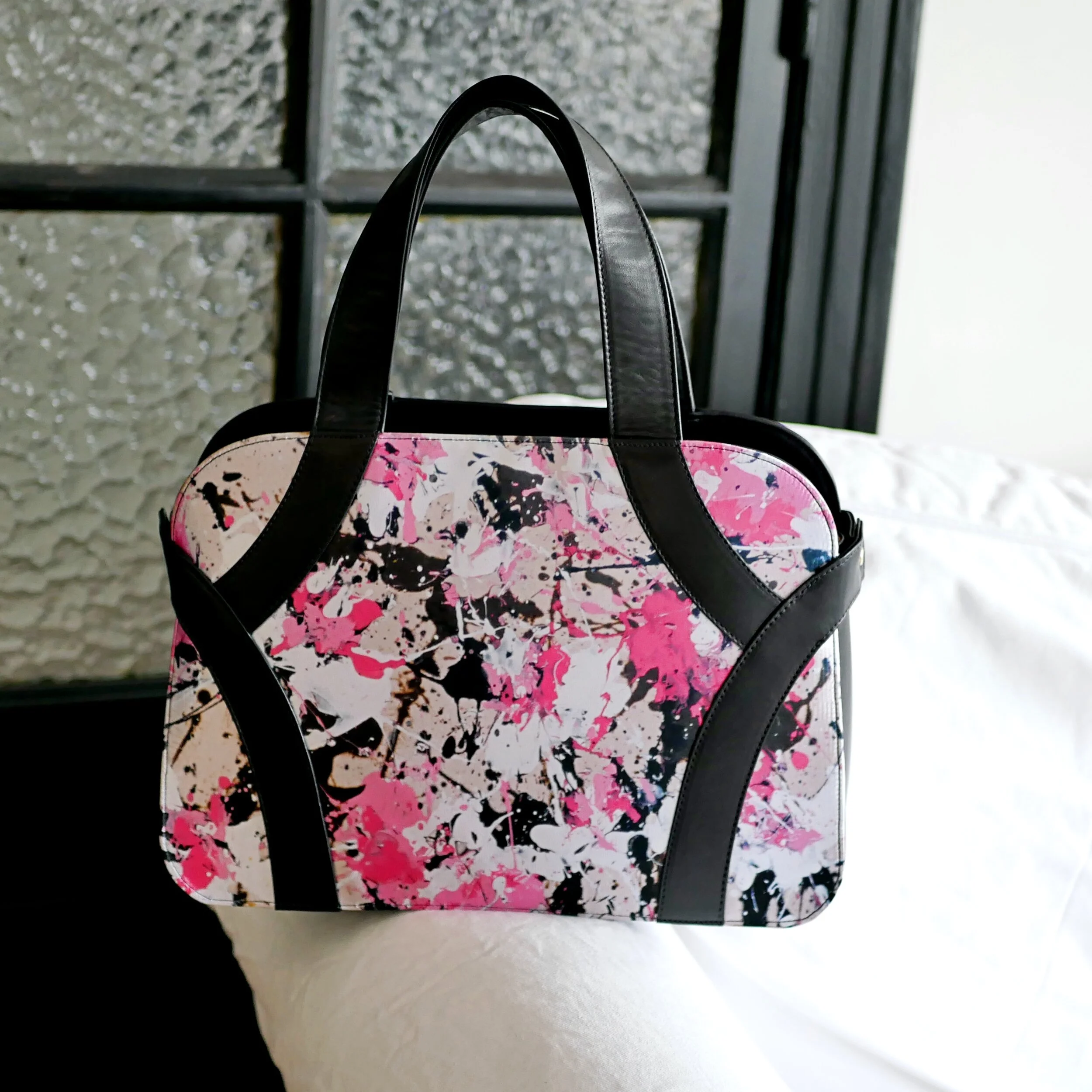 Handbag Andrea, artwork Isabelle Pelletane black leather