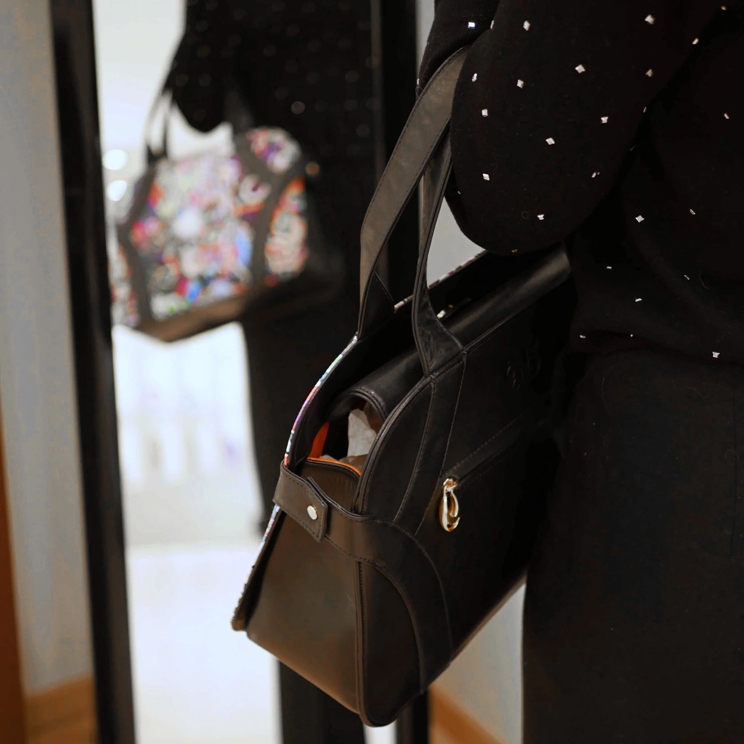 Handbag Andrea, artwork Samuel Levy black leather back side